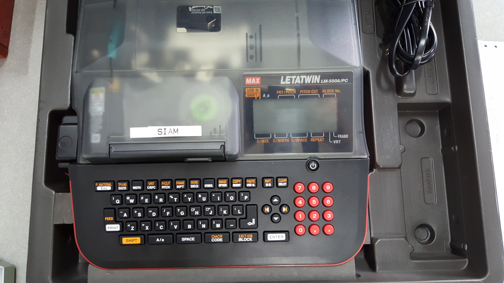 สติกเกอร์ ขาว 9mm. ยาว 16เมตร สำหรับ MAX LM-550 Series LETATWIN