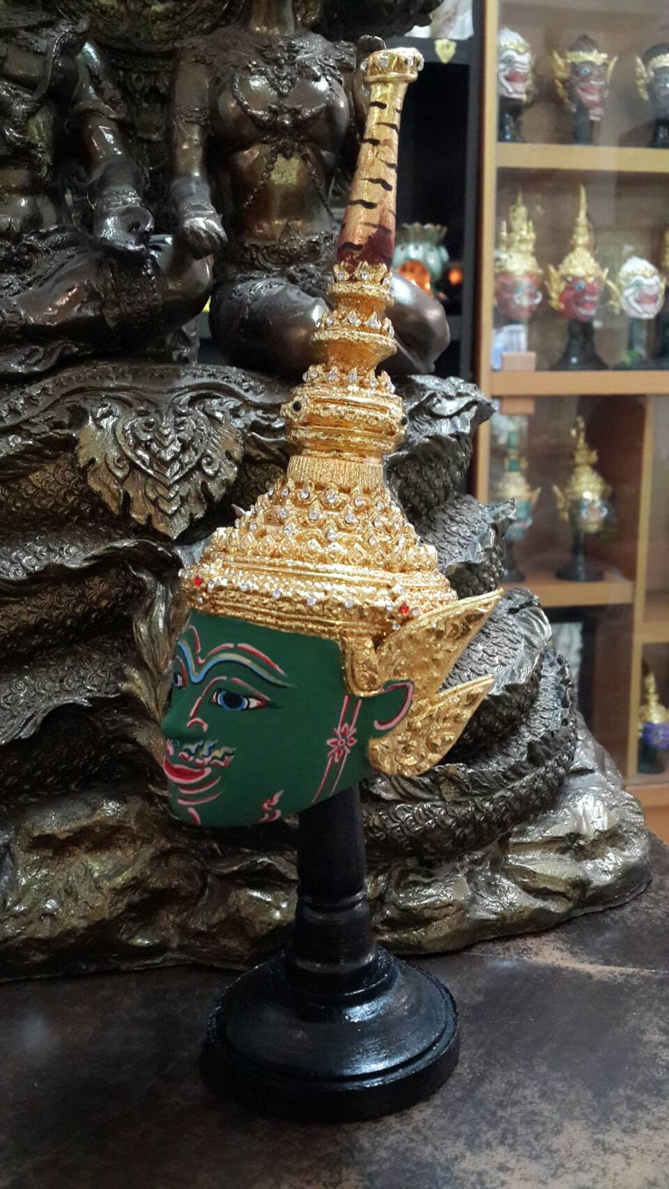 พระประโคนธรรม ประดับเพชร