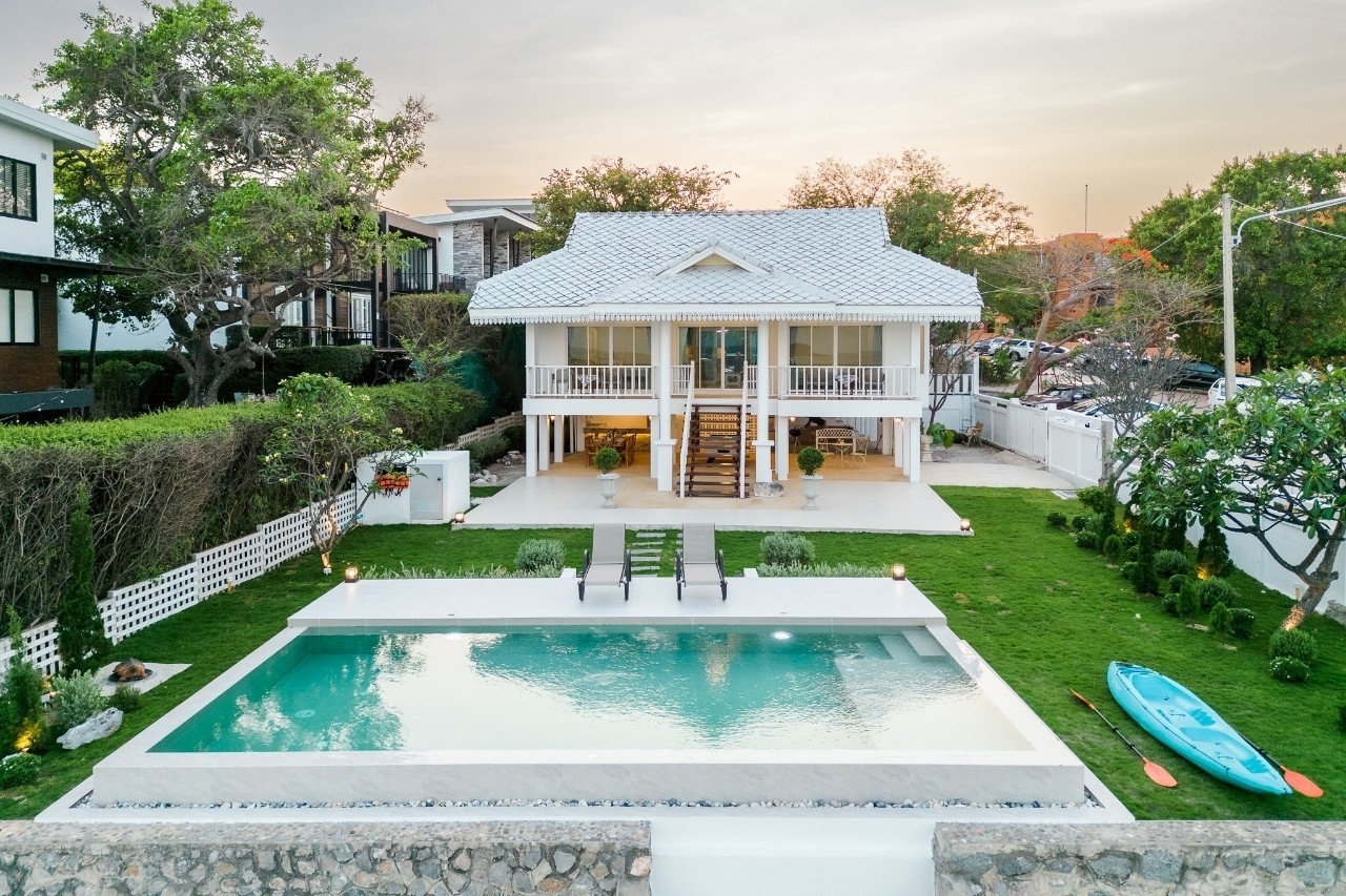 HR15076 บ้านพักติดทะเลหัวหิน The Luxe Beach Villa