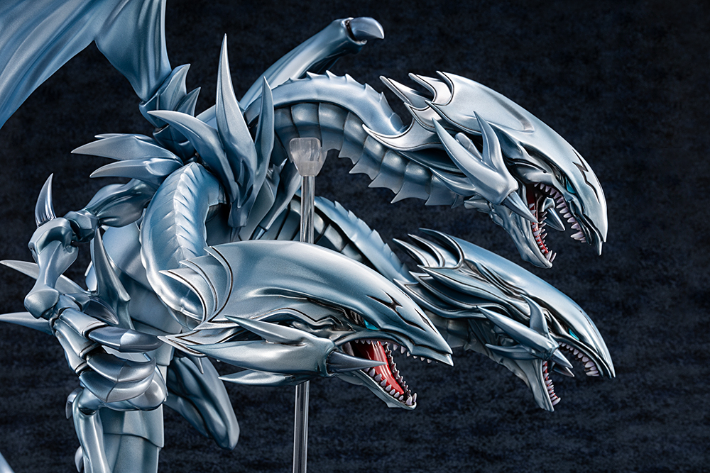 เปิดจอง : Yu-Gi-Oh! Duel Monsters Blue-Eyes Ultimate Dragon Complete Figure