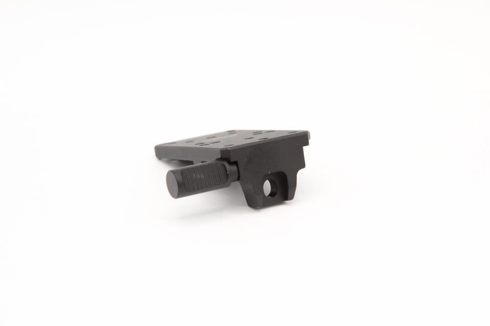 Reflex Mount ยี่ห้อ SI (เพลตติดดอทสำหรับปืนGlock) คุณสมบัติ : #ตัวเพลตสามารถติดดอทได้หลายรุ่นเช่น Doctor C,Trijicon RMR,Vortex Venon,Vortex Viper,Razor,Leupoldเป็นต้น ติดตั้งง่าย / น้ำหนักเบา มี3สีให้เลือก สีดำ / สีทราย / สีแดง