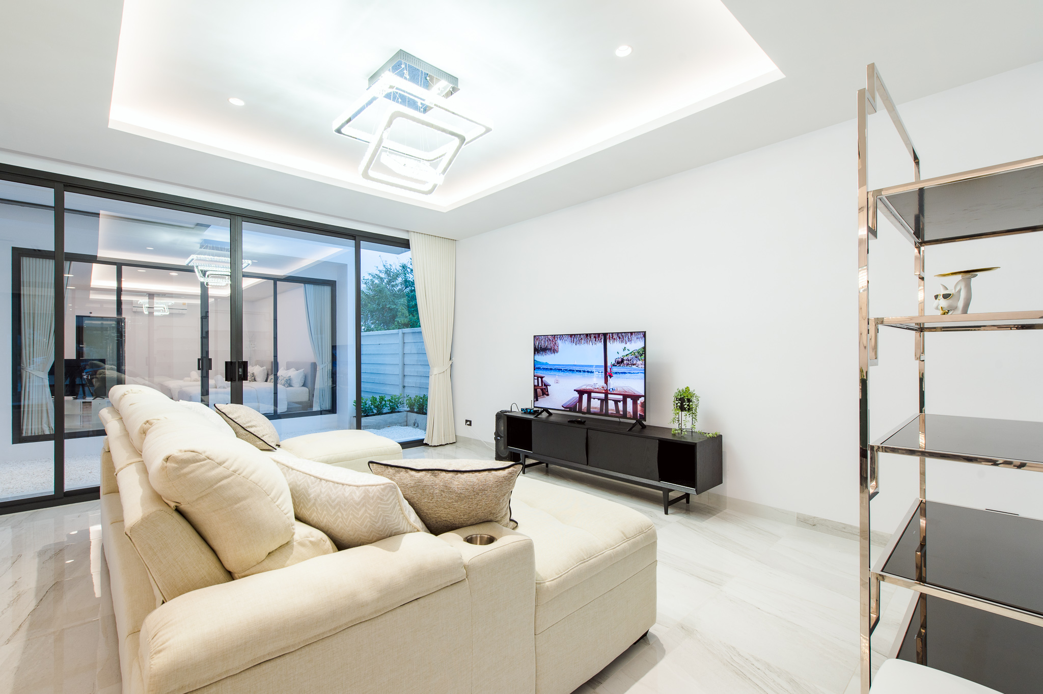 HR15066 บ้านพักติดทะเลหัวหิน The Casa Rocca Beach Villa HuaHin