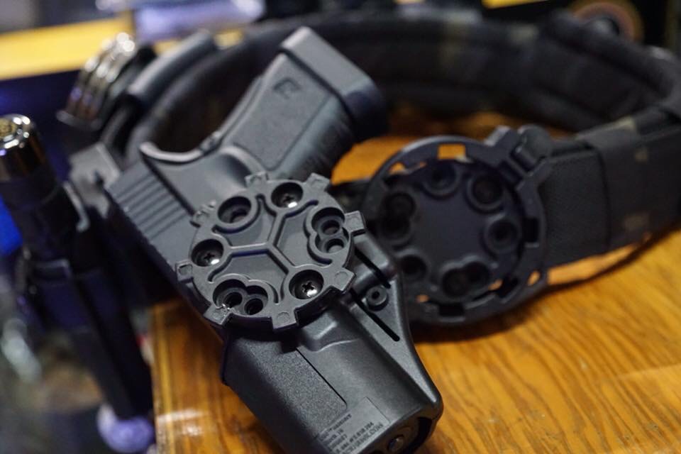 https://youtu.be/VsWr5B01xGQ New.อุปกรณ์แต่ง ซองปืนพกนอก BLACKHAWK GLOCK17, GLOCK19, GLOCK26 ของแท้ ราคาพิเศษ
