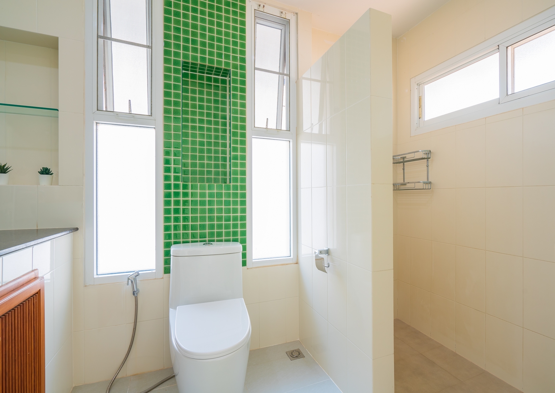 HR15070 บ้านพักติดทะเล The Gina Beach Villa Pranburi