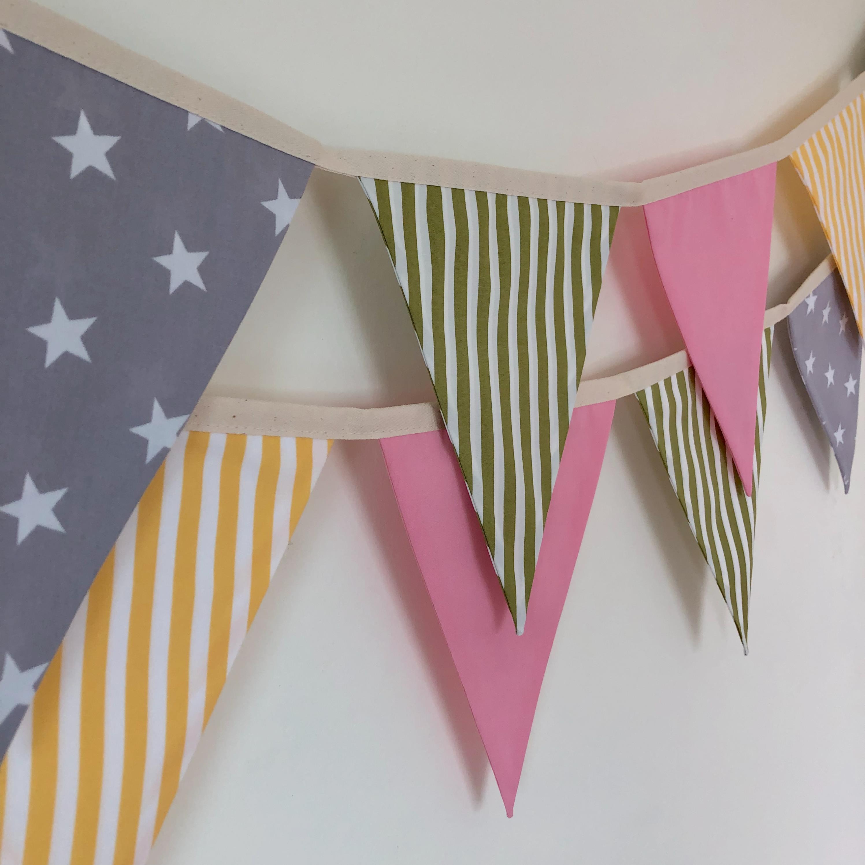 ธงผ้าสีพาสเทล