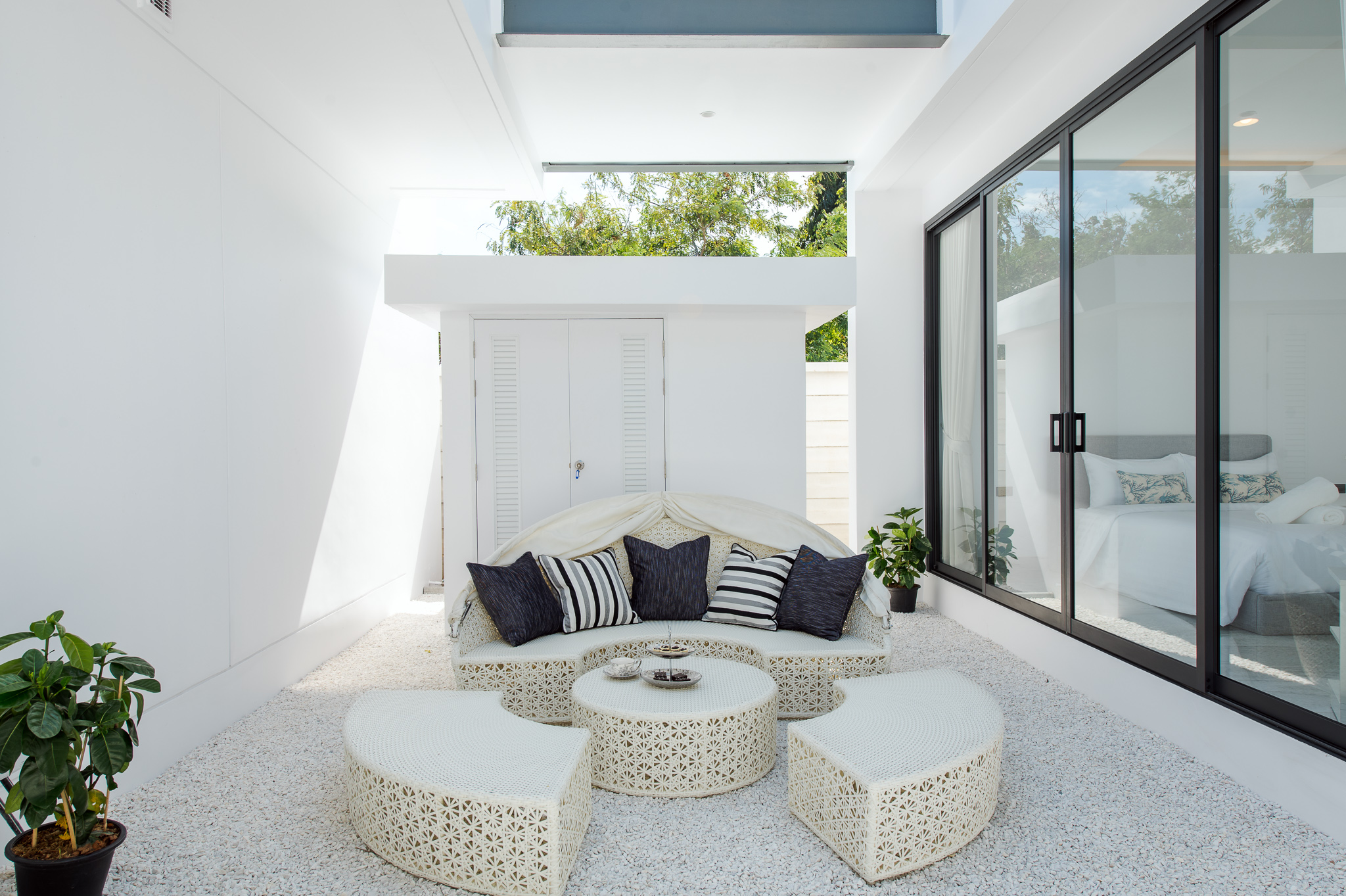 HR15066 บ้านพักติดทะเลหัวหิน The Casa Rocca Beach Villa HuaHin