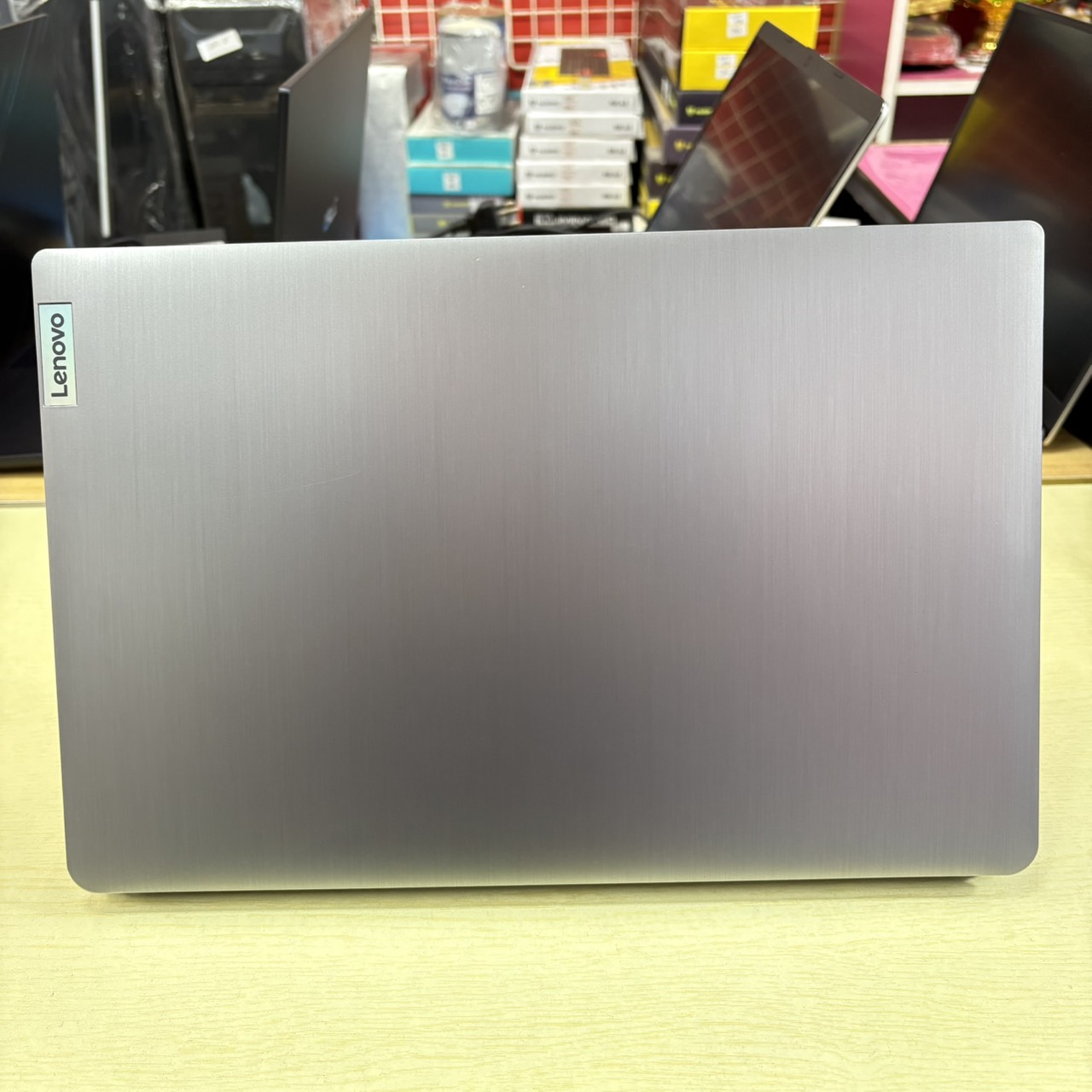 LENOVO IDEAPAD 3 15ITL6 82H800J9TA ติดฟิล์มกันรอยหน้าจอแล้ว สภาพเครื่อง 85%