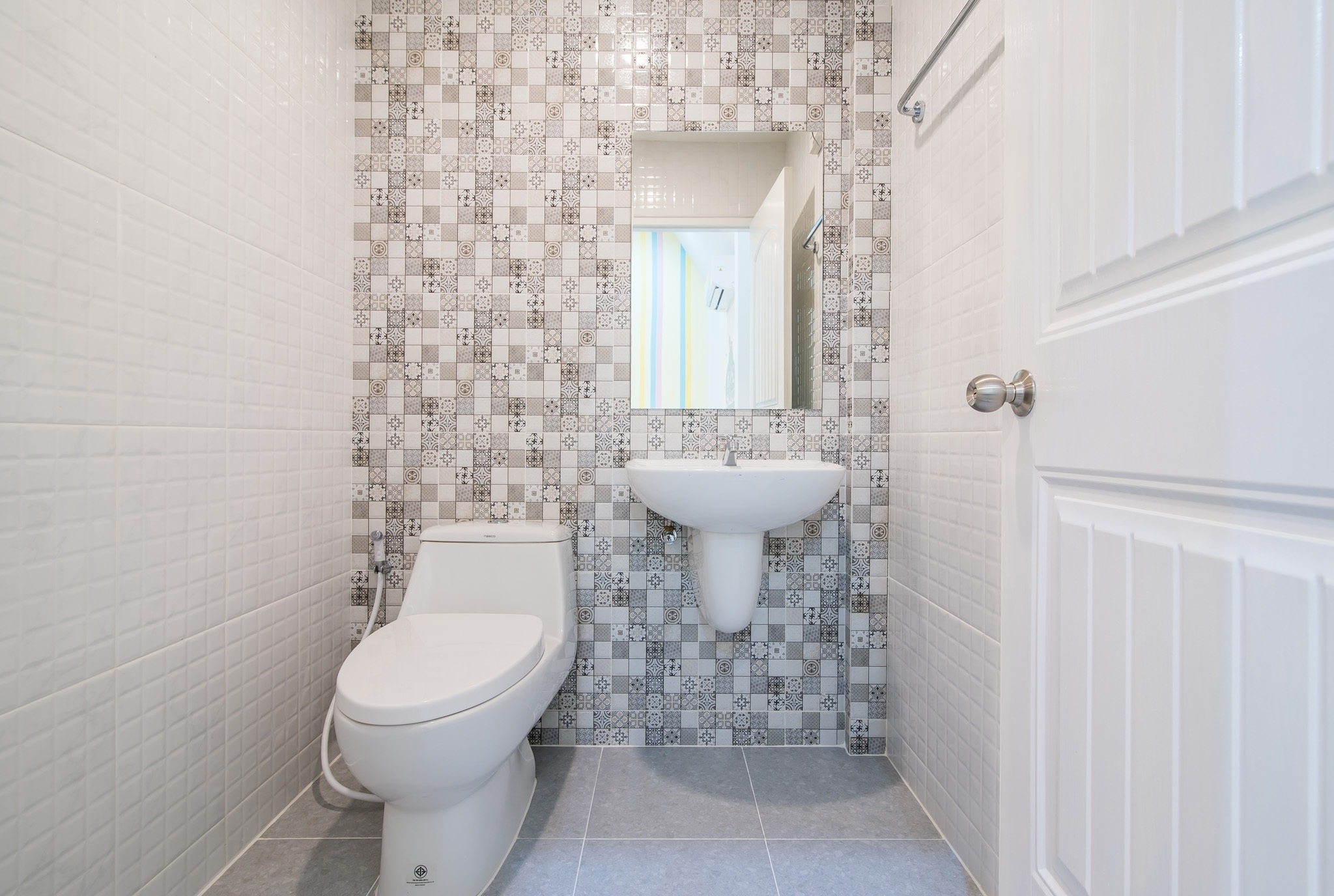 HR7005 บ้านพักชะอำ บ้านพาสเทล