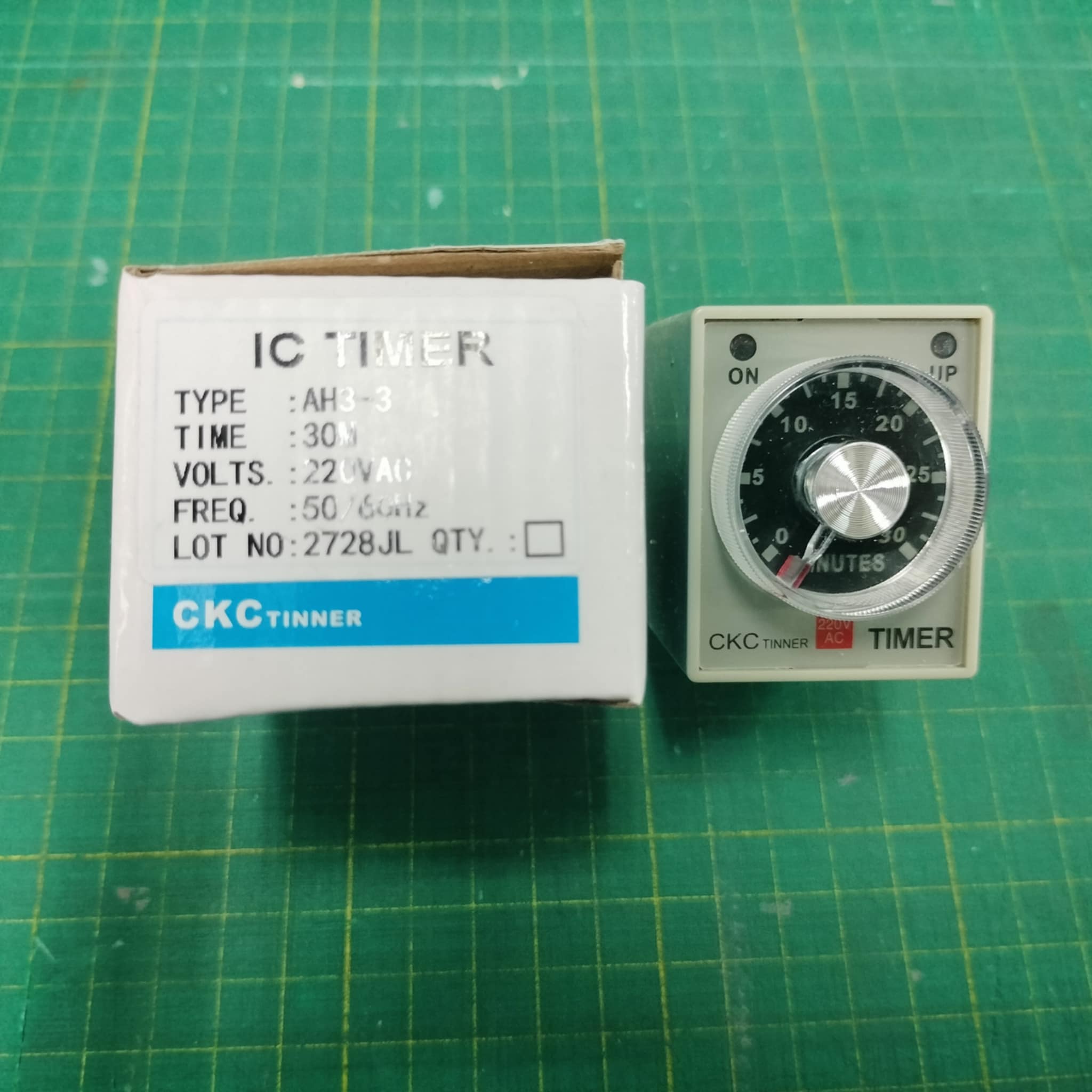 CKC Timer AH3-3 220V ไทม์เมอร์ ฟรีซ็อกเก็ต ช่วงเวลา 30 นาที Delay-ON Delay-OFF