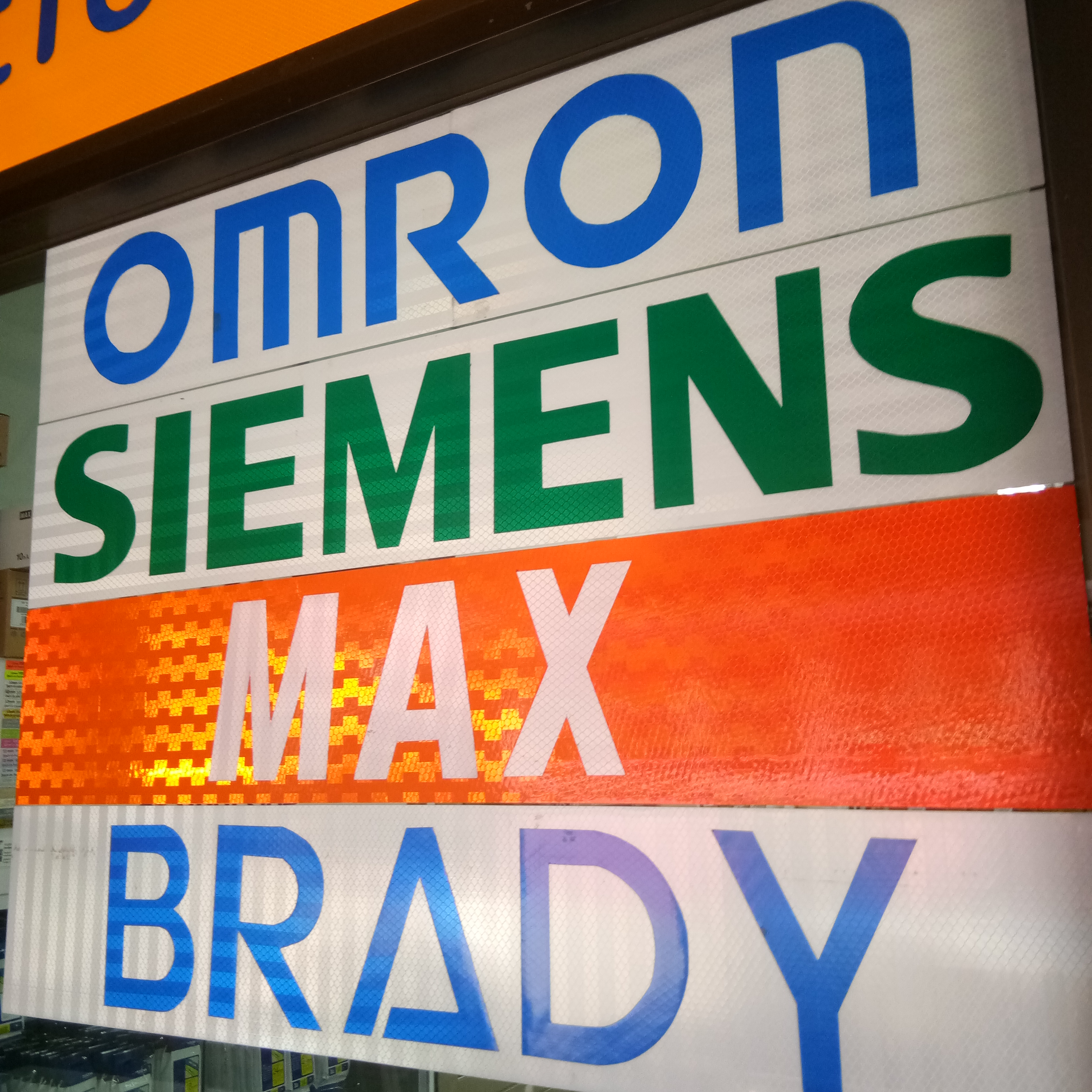 รับตัดสติ๊กเกอร์ 3M สูงสุด 48 นิ้ว ไม่ต้องต่อ ป้ายสติ๊กเกอร์