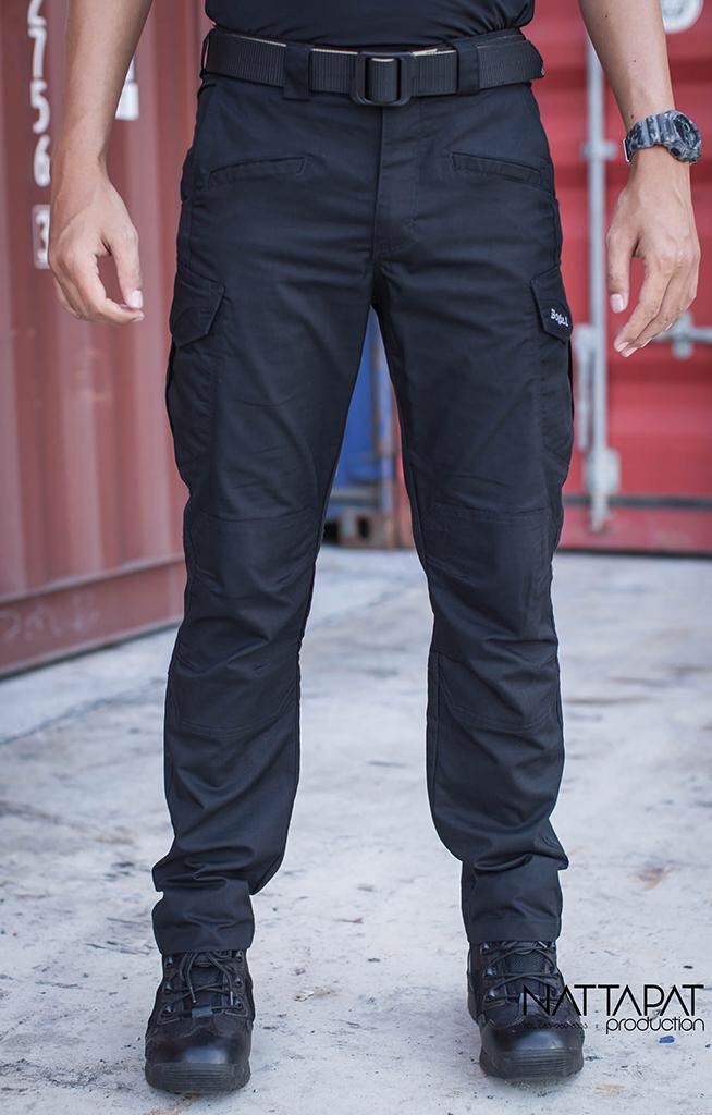 New.กางเกง Tactical โครงสร้างผ้าริบสต็อบ (ผ้าตาข่าย) กันน้ำ ผสมด้วยผ้าสเปนเด็กส์มีความยืดหยุ่น ใส่สบาย ตัวผ้าเป็นใยทอพิเศษ ระบายความร้อนได้ดี เนื้อผ้าแห้งเร็ว รูปทรงขากระบอกเข้ารูป มีกระเป๋าใส่อุปกรณ์รอบด้าน มี 3 สี สีดำ / สีทราย / สีกรม Size 28-40 ราคาพิ