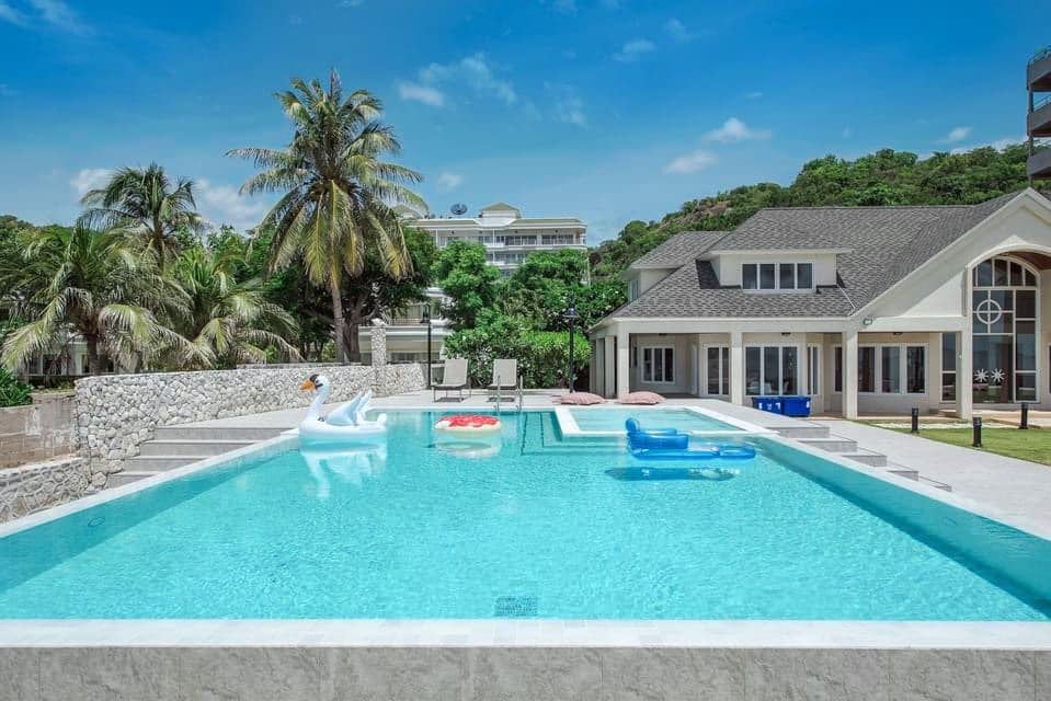 HR15042 บ้านพักติดทะเลหัวหิน The Sunny Beach Villa