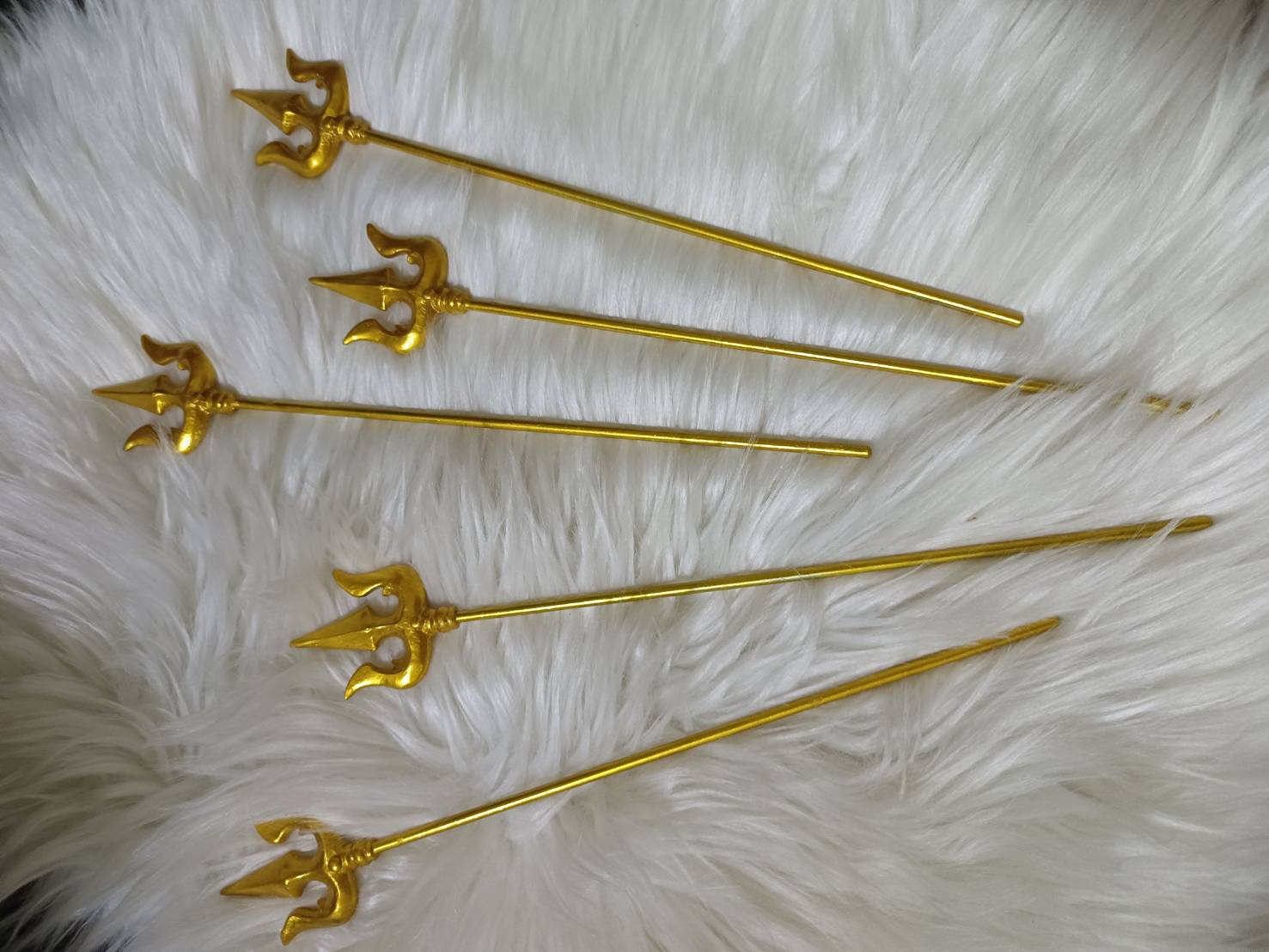 ตรีศูน ศาสตราวุธ พระแม่ ขนาด 28 ซม. เรซิ่นทาสีทอง