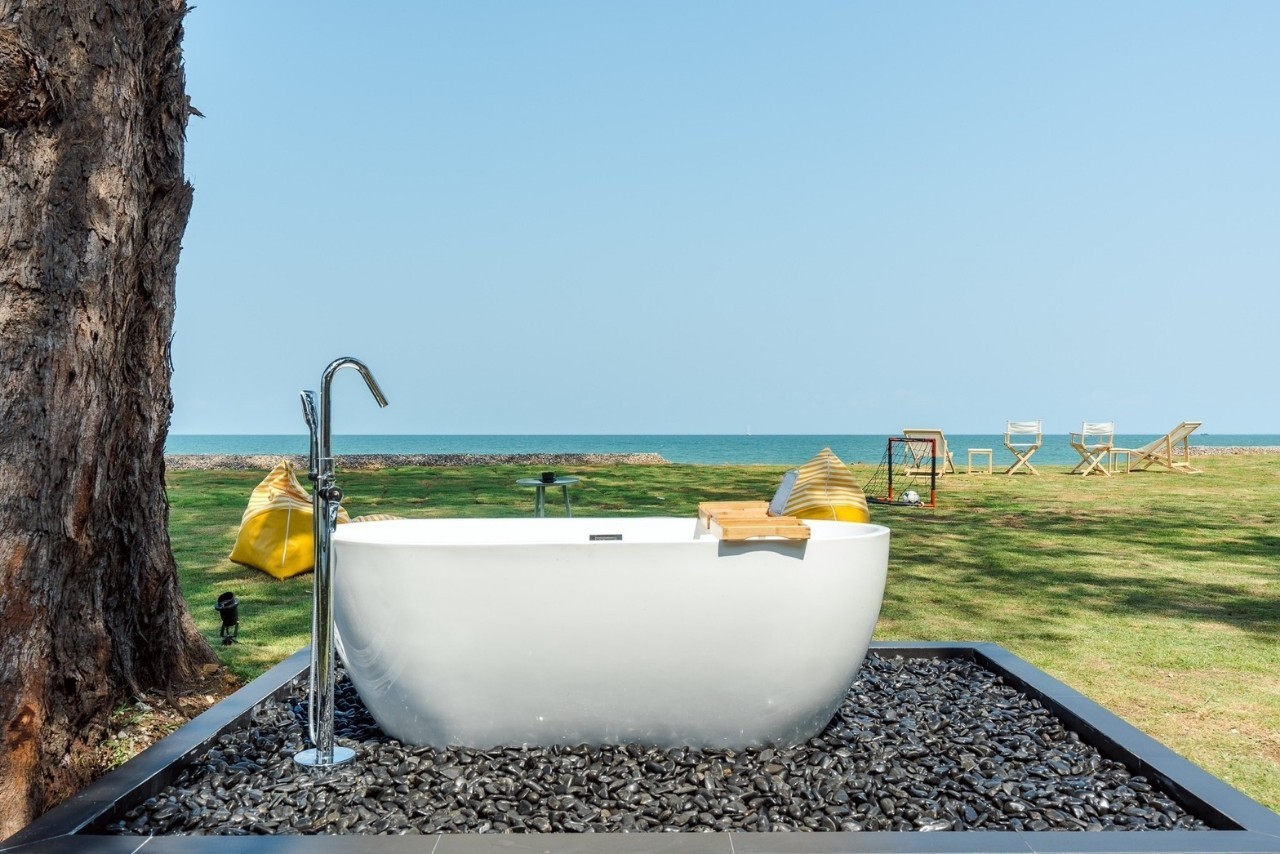 HR15080 The Bristol Beach Huahin Pool villa