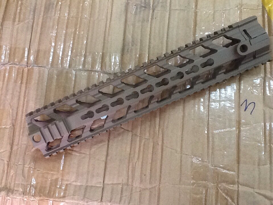 New.ชุดหน้า Fortis REV Cmmg.22 12นิ้ว - งาน CNC น้ำหนักเบาเพียง 25กรัม - ใช้ติดตั้งกับแกน Delta Ring ได้เลย (ดูตามรูป) - มีช่องสำหรับอุปกรณ์ Keymod - มีราง20mm มาตรฐาน - มีช่องหูกวิน 4 ช่อง - มีสีดำ/ทราย ราคาพิเศษ