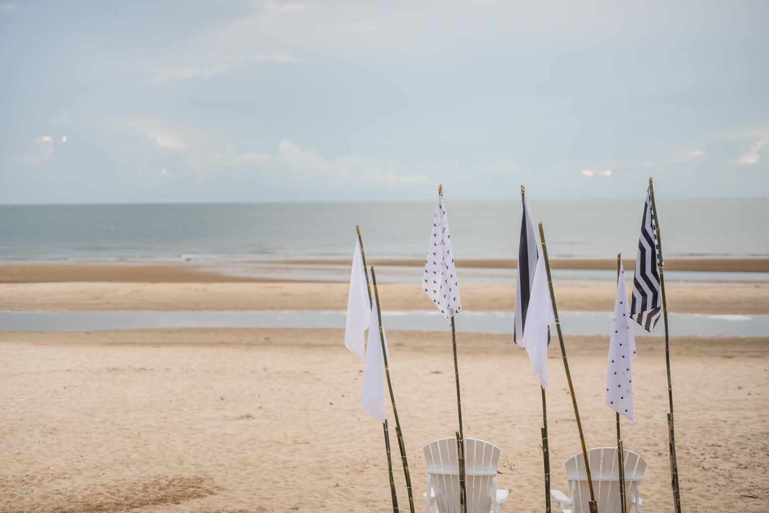 HR15045 บ้านพักติดทะเล The Moon Beach Villa