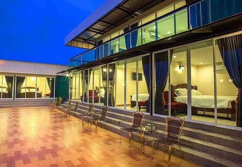 HR 10100 เดอะแกรน ชะอำ