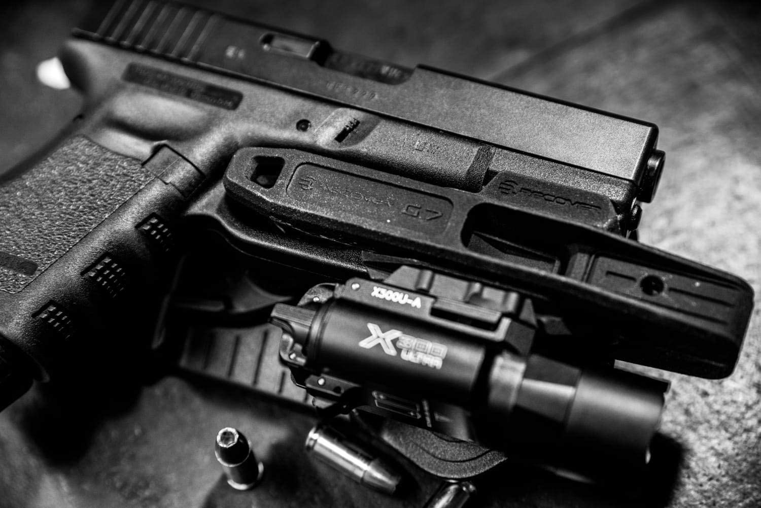 ชุดประกอบปืนสั้น รุ่น Full Kit สำหรับปืน : Glock17,19,34 (ทุกเจน) คุณสมบัติ : วัสดุผลิตจากโพลิเมอร์ คุณภาพสูง ทนความร้อนได้ดีเยี่ยม ขนาดเล็กกระทัดรัด น้ำหนักเบา ติดตั้งง่าย เพียงถอดน็อตตัวเดียว (บริเวณด้านหน้าใต้ลำที่จับรางล่าง) พานท้ายสามารถพับได้ และ ออ