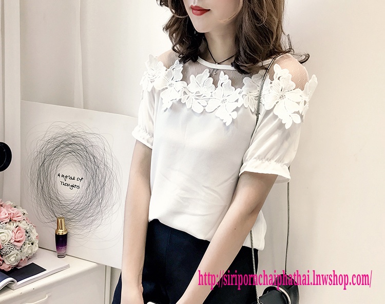 เสื้อทำงานชีฟองเกาหลีสีขาวแต่งผ้าลูกไม้ตาข่าย เสื้อชีฟองเกาหลีแต่งลูกไม้ เสื้อทำงานเกาหลีคอแต่งโบว์ เสื้อสมัครงาน ชุดสมัครงาน เสื้อลูกไม้เกาหลีใส่กับผ้าถุง เสื้อลูกไม้จากจีนใส่กับผ้าซิ่น