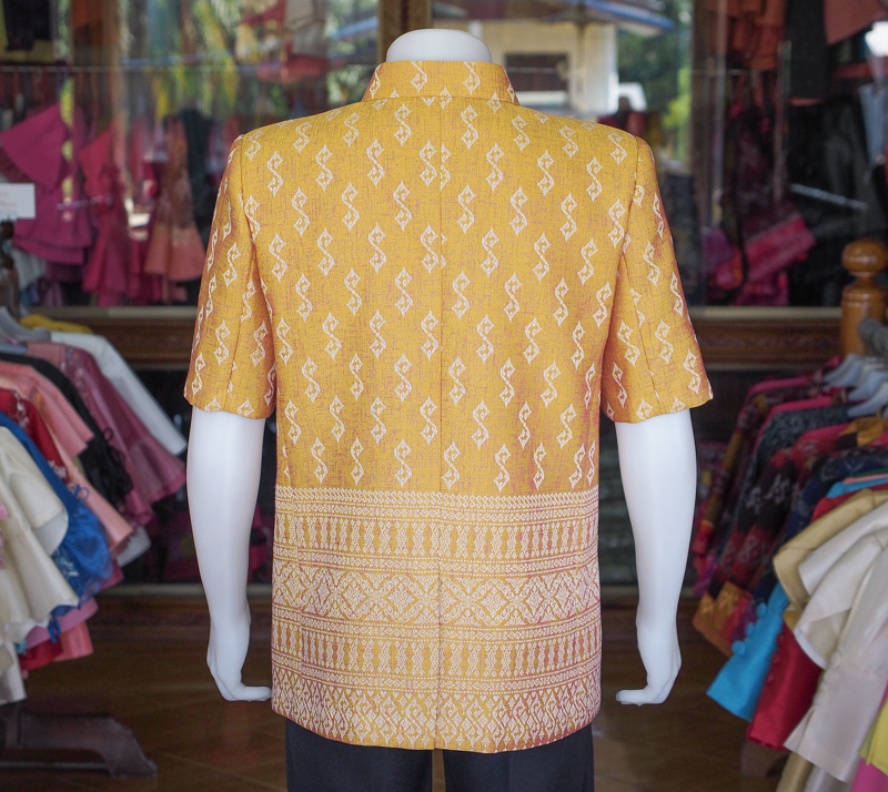 เสื้อสูทชายไหมแพรทิพย์ลายขอพระราชทาน เสื้อสูทชายไหม สูทผ้าไทยชาย ซาฟารีผ้าไทยชาย สูทผ้าไหมแพรทิพย์ สูทผ้าไทย ซาฟารีชาย เหลือง L