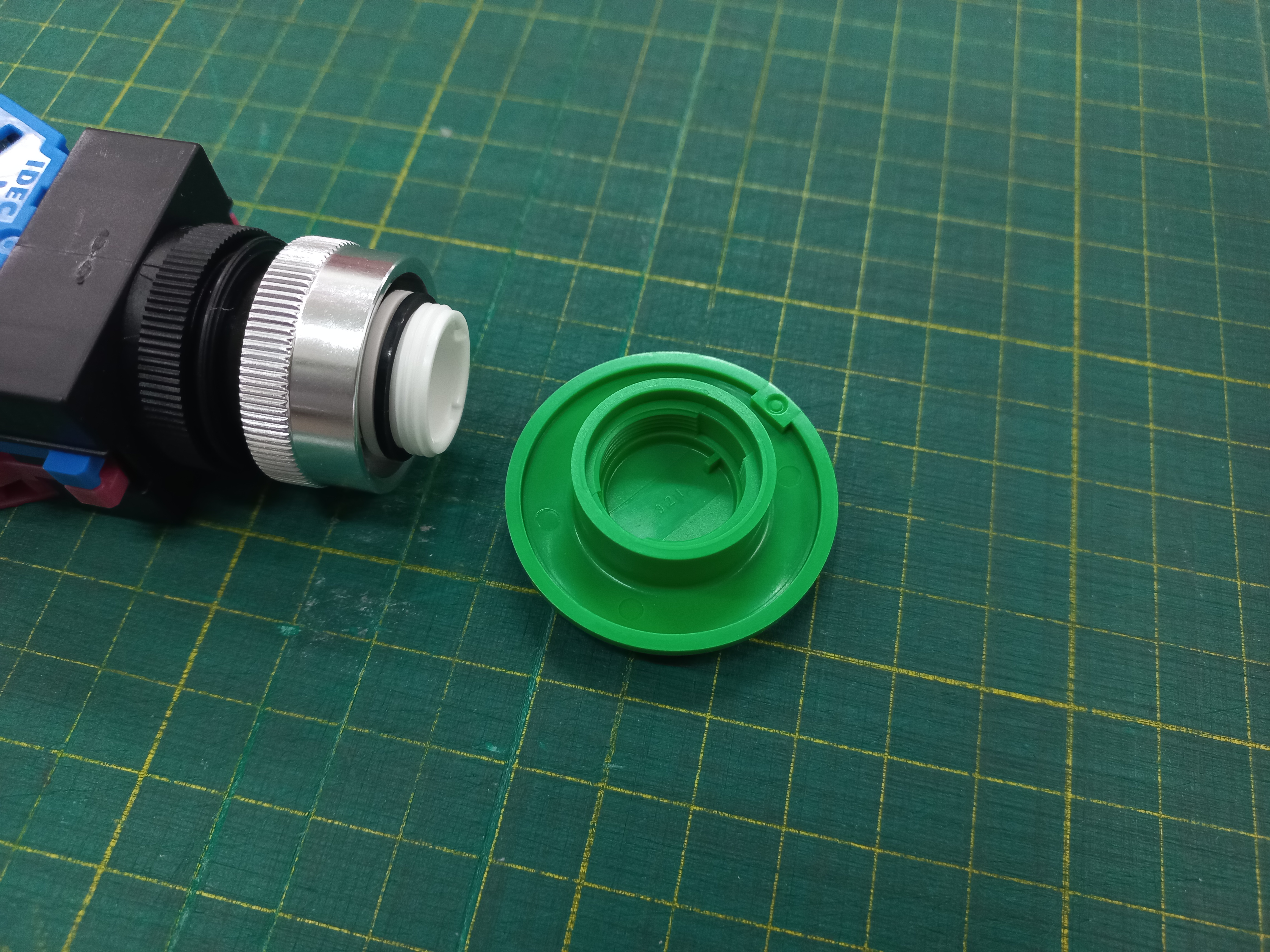 ปุ่มกด IDEC 1NO-1NC สวิตซ์กดหัวเห็ด รู 22 mm Push Button Switch