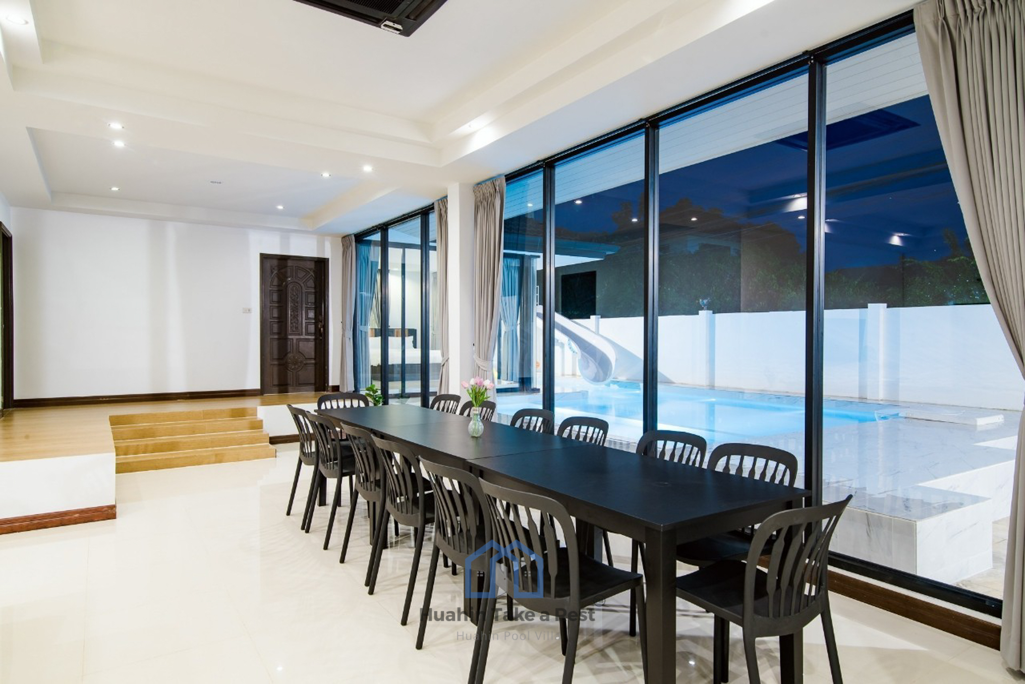 HR15036 บ้านพักหัวหิน บ้านวี วิลล่า เนียร์บีช