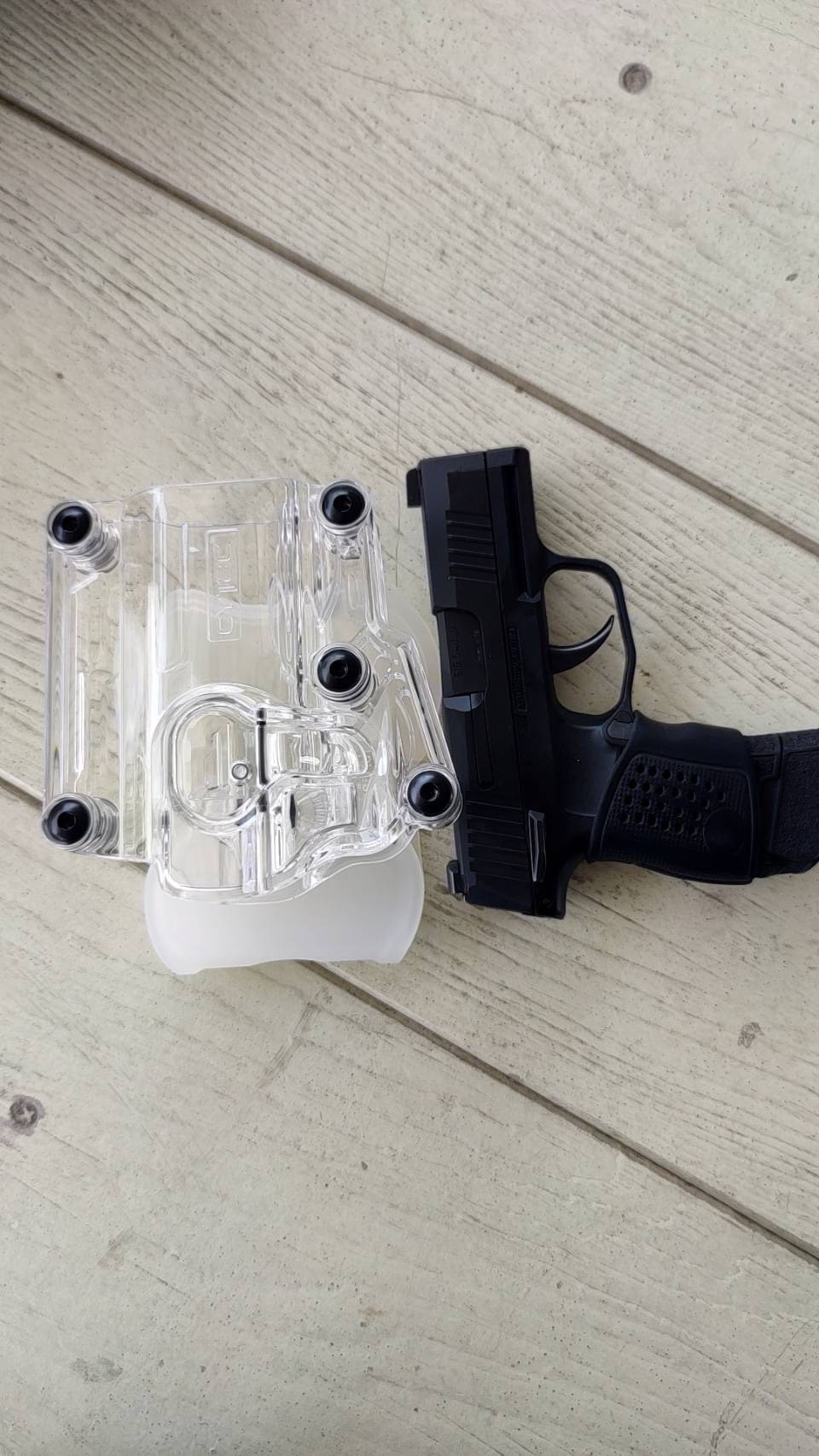 New.ซอง Megafit แบบใส ( Transparent Cytac Mega-Fit Holster ) -ซองปืนที่ออกแบบมาให้สามารถใช้งานได้หลากหลายรุ่น (ตามตารางแนบ) เช่น Glock , Sig Sauer, CZ , Beretta, Ruger , S&W, Walther, Colt, Taurus และอื่นๆ -ผลิตจากวัสดุ Polymer ชนิดใส -ซองถูกออกแบบให้ปลดล