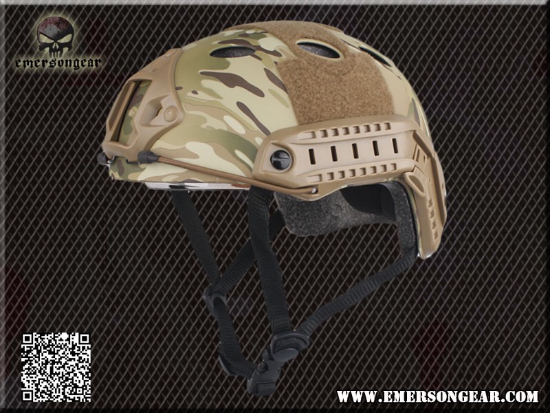 หมวกฟาสกระจก สีพื้น 1,500 สีพราง 1,700 บาท