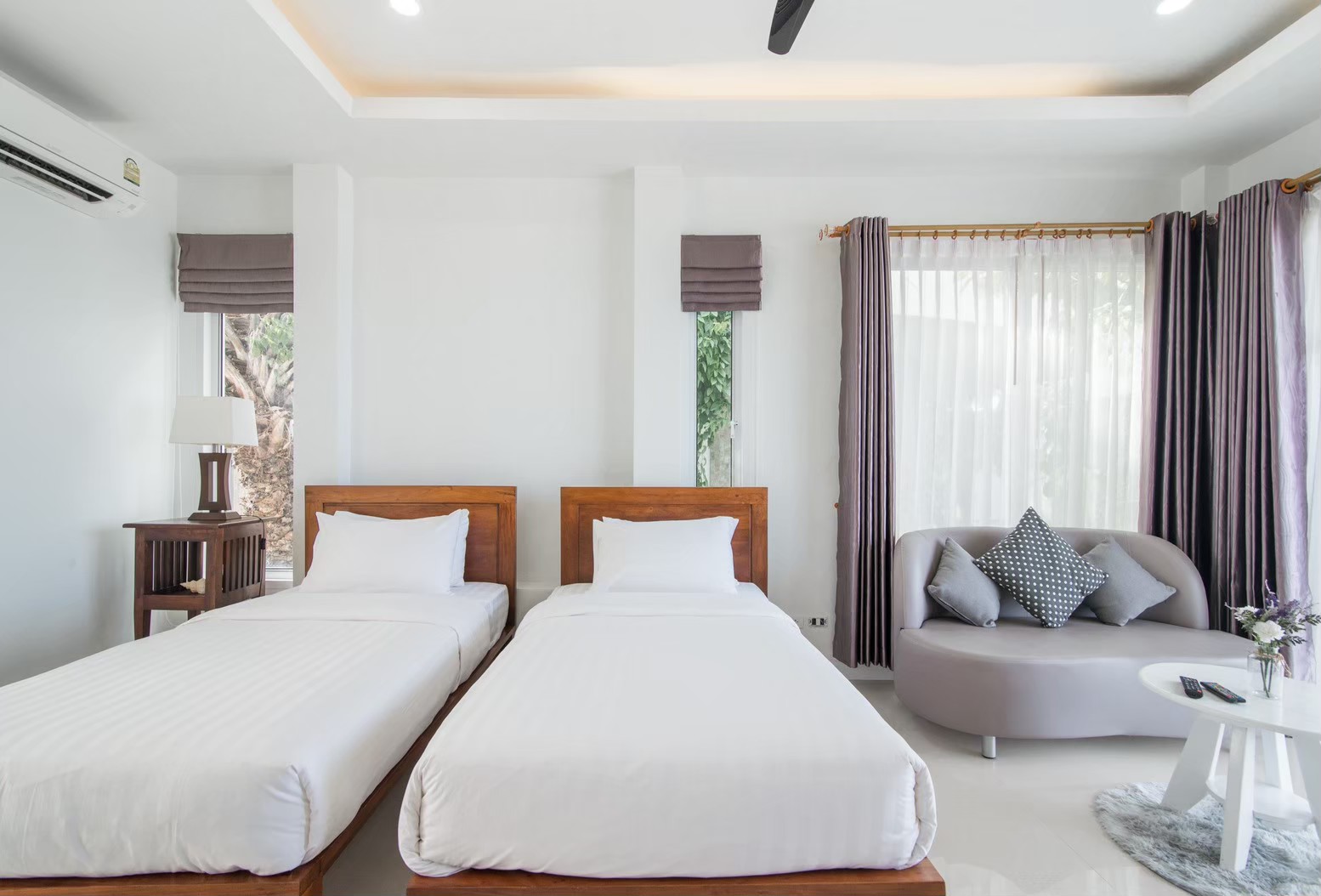 HR15045 บ้านพักติดทะเล The Moon Beach Villa