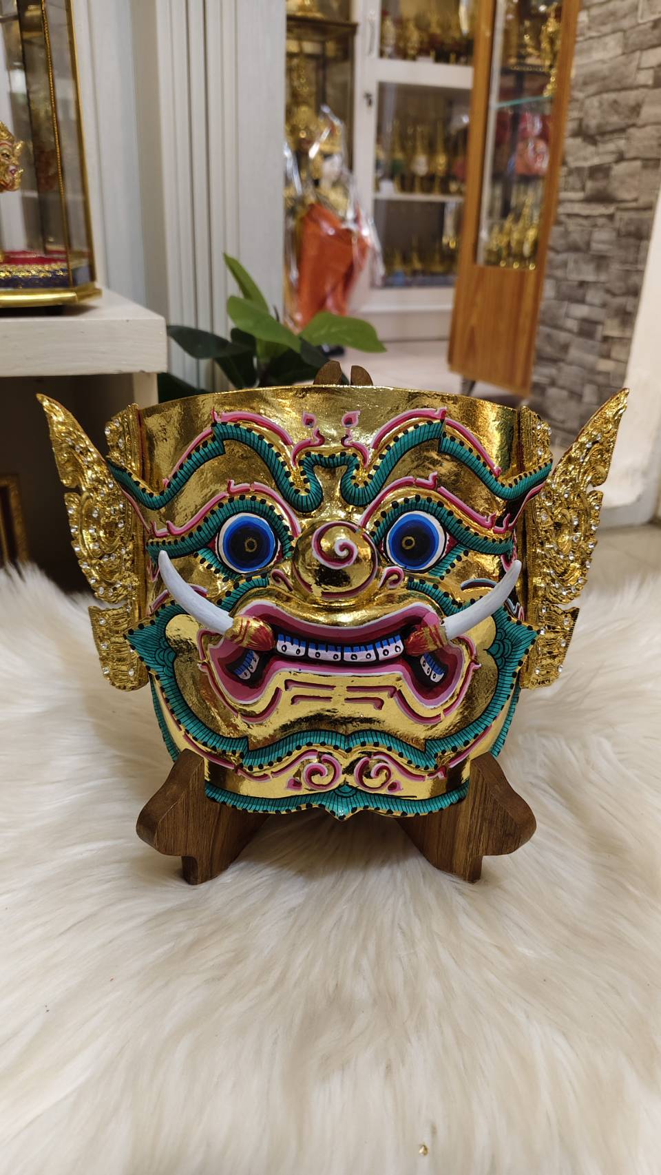 หน้ากากยักษ์ (หน้าทอง)