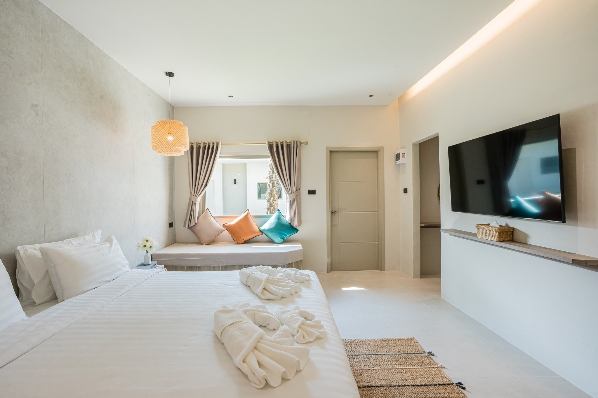 HR15083 บ้านพักติดทะเลหัวหิน The Rest Beachfront Hua Hin Pool Villa