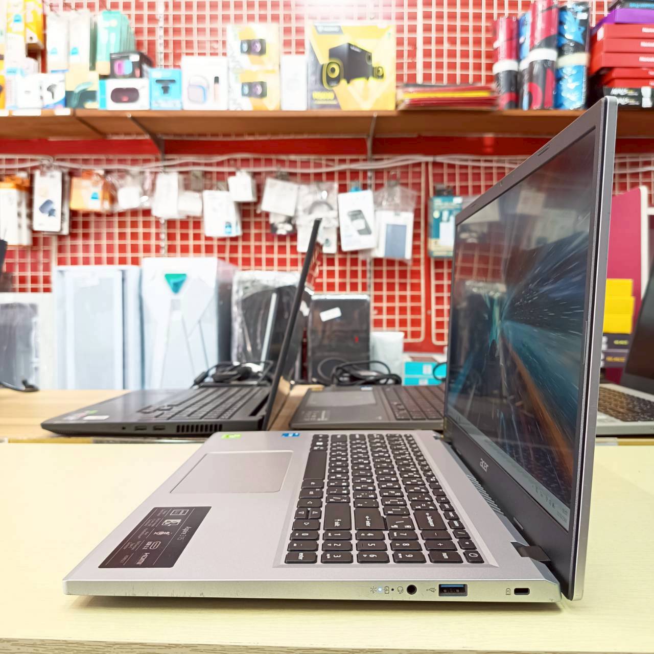 ACER ASPIRE 3 15 A315-510P-39F9 สภาพเครื่อง 80%