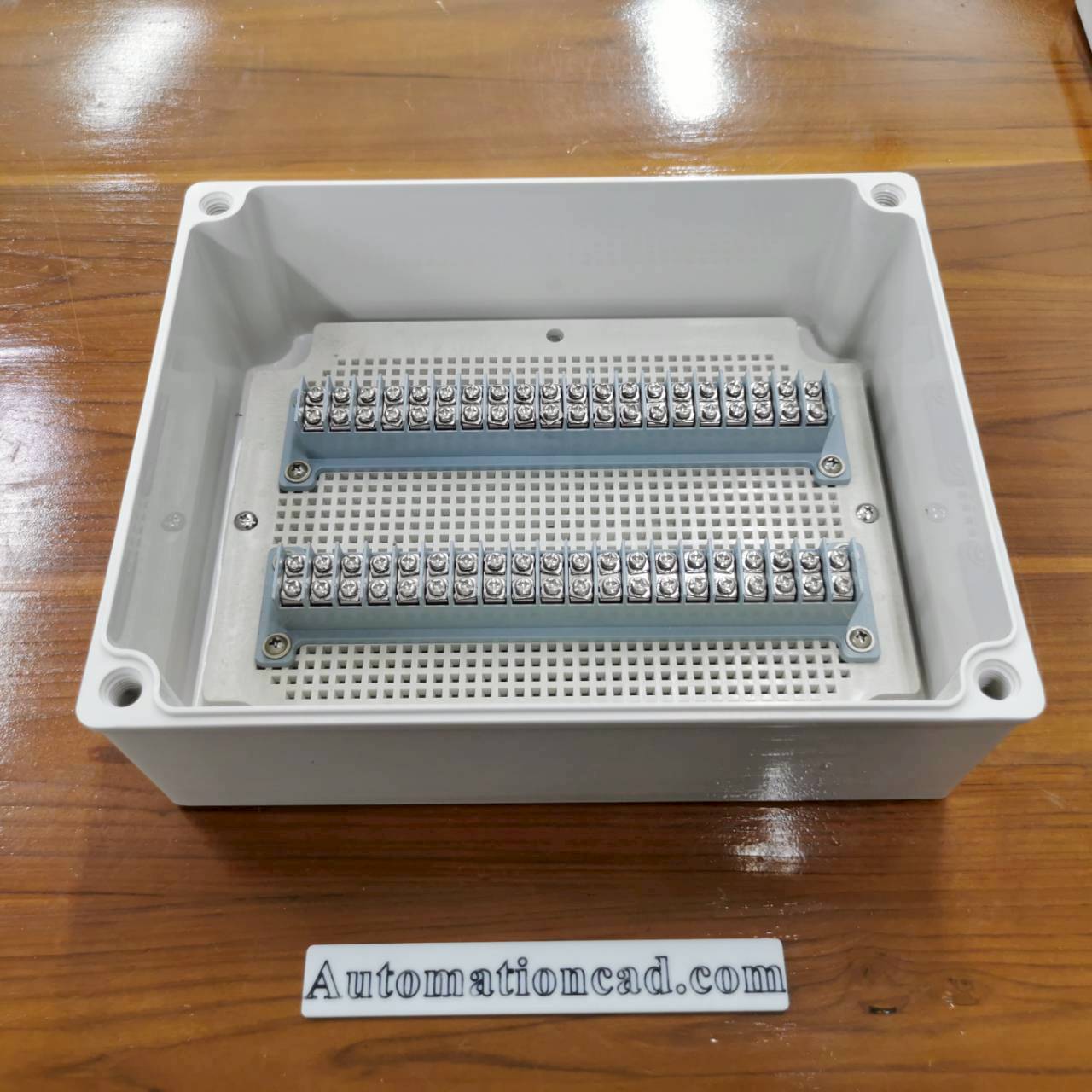 TIBOX TJ-40P-M กล่องพลาสติก พร้อมเทอร์มินอลบล็อก 40 ช่อง IP66 ขนาด 200x250x100 mm