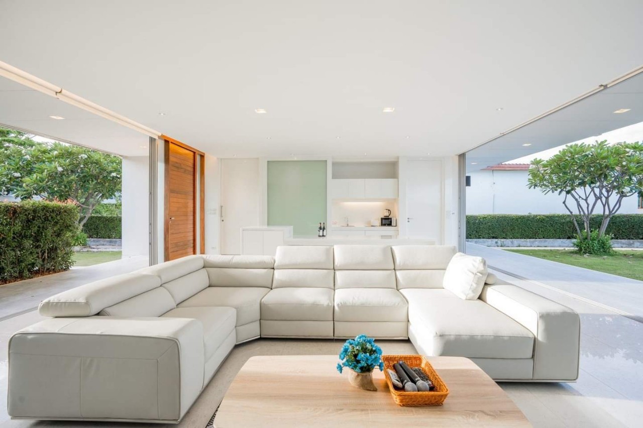 HR15049 บ้านพักติดทะเล The Breezy Beach Pool Villa Cha Am