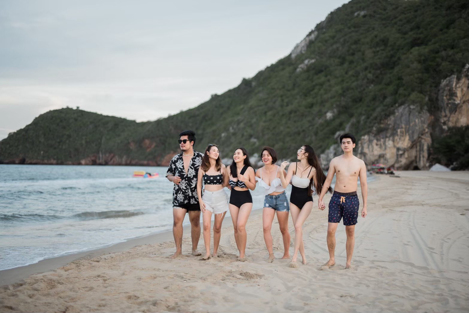 HR15045 บ้านพักติดทะเล The Moon Beach Villa