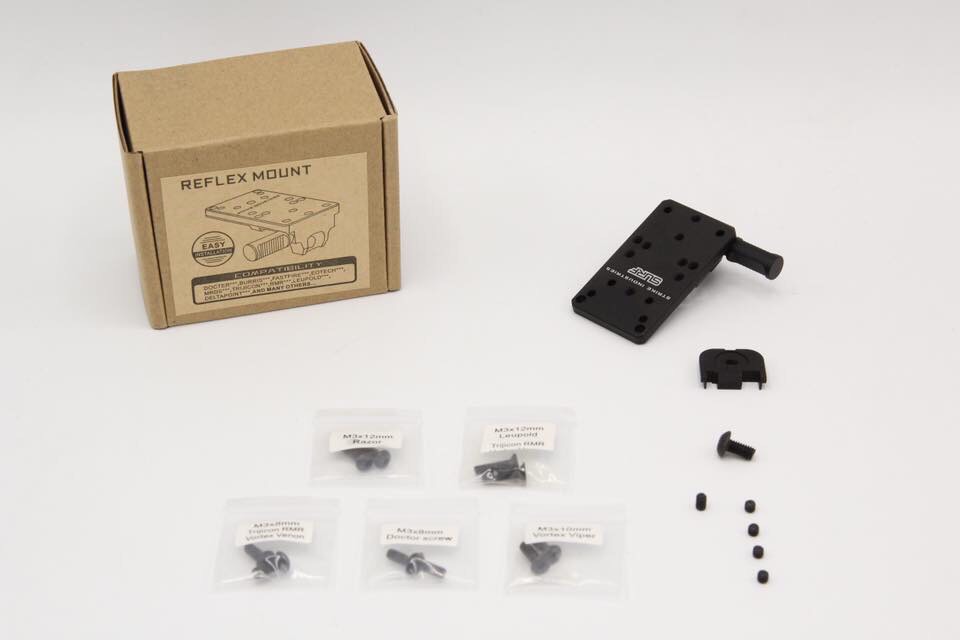 Reflex Mount ยี่ห้อ SI (เพลตติดดอทสำหรับปืนGlock) คุณสมบัติ : #ตัวเพลตสามารถติดดอทได้หลายรุ่นเช่น Doctor C,Trijicon RMR,Vortex Venon,Vortex Viper,Razor,Leupoldเป็นต้น ติดตั้งง่าย / น้ำหนักเบา มี3สีให้เลือก สีดำ / สีทราย / สีแดง