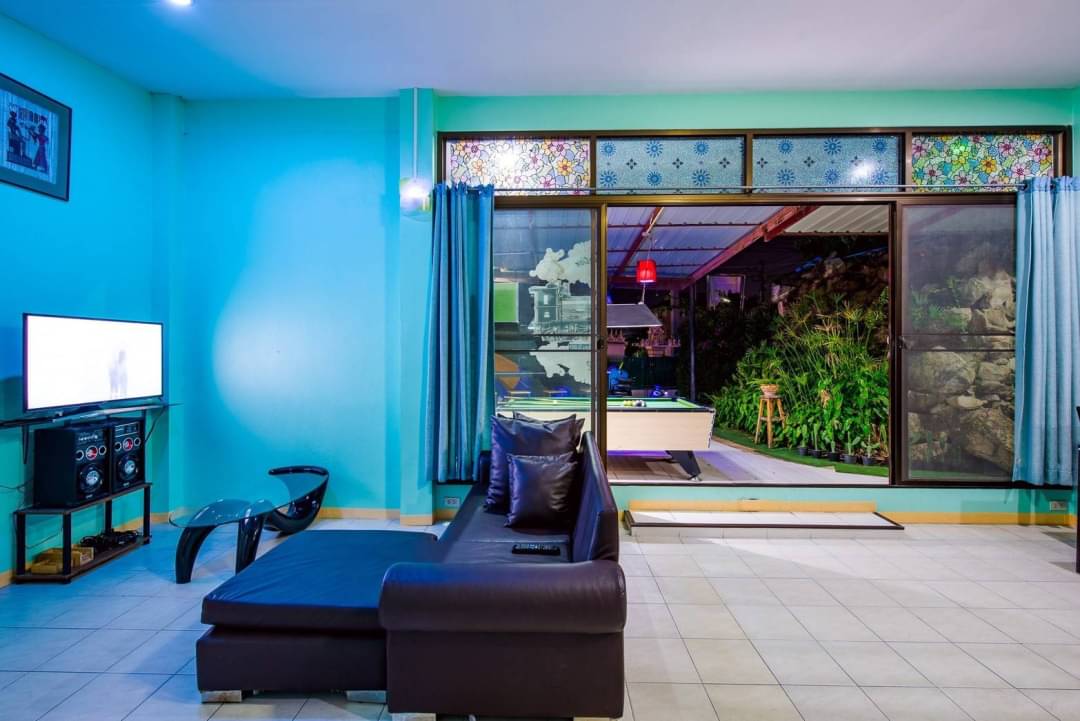 HR 4012 บ้านซันนี่ ปาร์ตี้คาราโอเกะ ไฟเธค