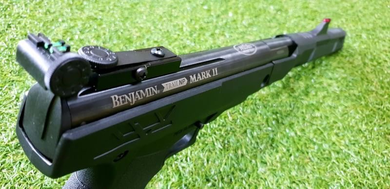 ปืนอัดลมสั้นระบบหักลำ ปืนอัดลมBenjamin ปืนอัดลมเบอร์1 Benjamin Trail NP Mark II .177cal. Air Pistol ปืนอัดลมเบอร์1 ✔Gun Weight น้ำหนัก 3.44 ✔Overall Length ความยาว 16" ✔Rail รางจับกล้อง 11mm dovetail ✔Mechanism Gas piston