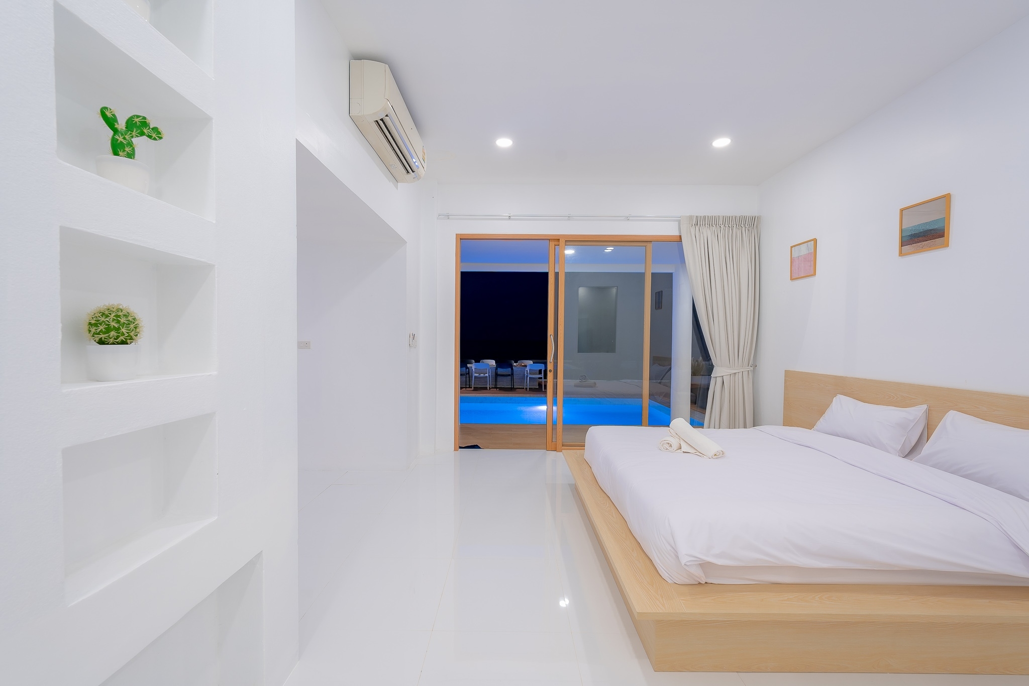 HR15057 บ้านพักติดทะเล The Rocca Beach Villa Pranburi