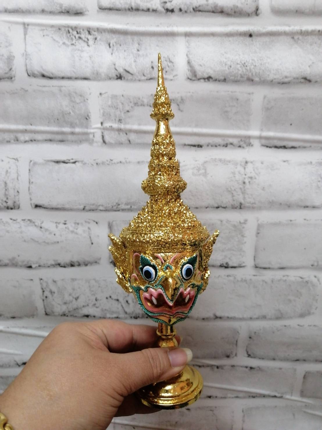 ครุฑ (ทอง) ขนาดกลาง งานละเอียด เรซิ่นปิดทอง พร้อมฐานปิดทอง