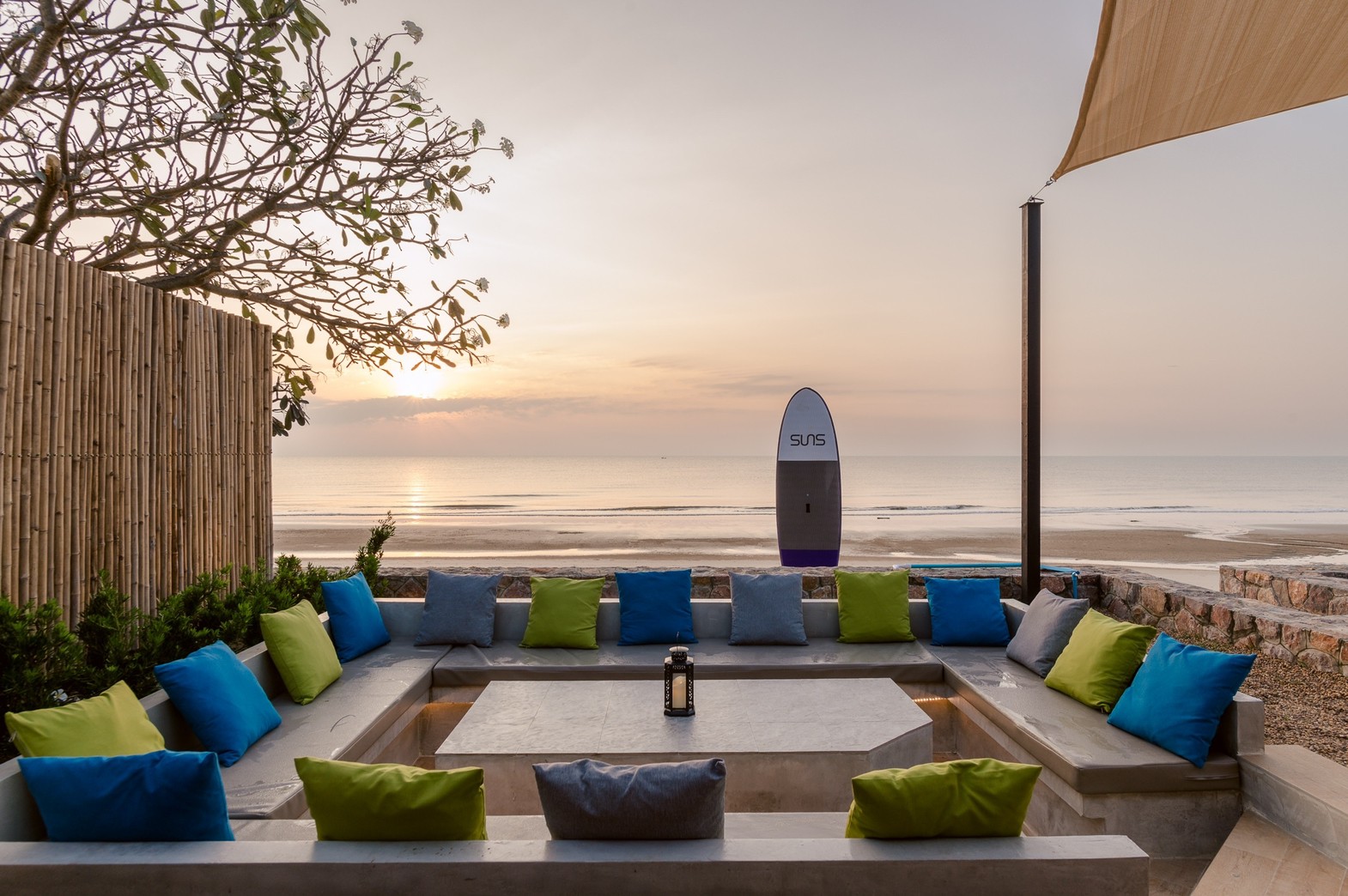 HR15055 บ้านพักติดทะเล The Coastal Vista Beach Villa