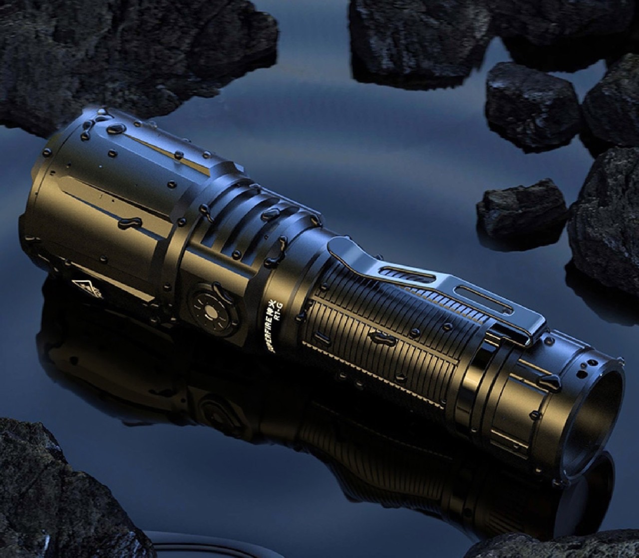 New.ไฟฉาย Supfire รุ่น R1-G ( ไฟแรง สว่างมาก ) 🔦 ตัวเรือนผลิตจาก 6061-T6 aviation aluminum 🔦 หลอด CREE XPE LED 36W 🔦 ความสว่างสูงสุด2300 Lumens 🔦 ระยะส่องสว่าง 360 เมตร Zoom ได้ 🔦 ใช้งานได้ยาวต่อเนื่องนาน 6 ชั่วโมง