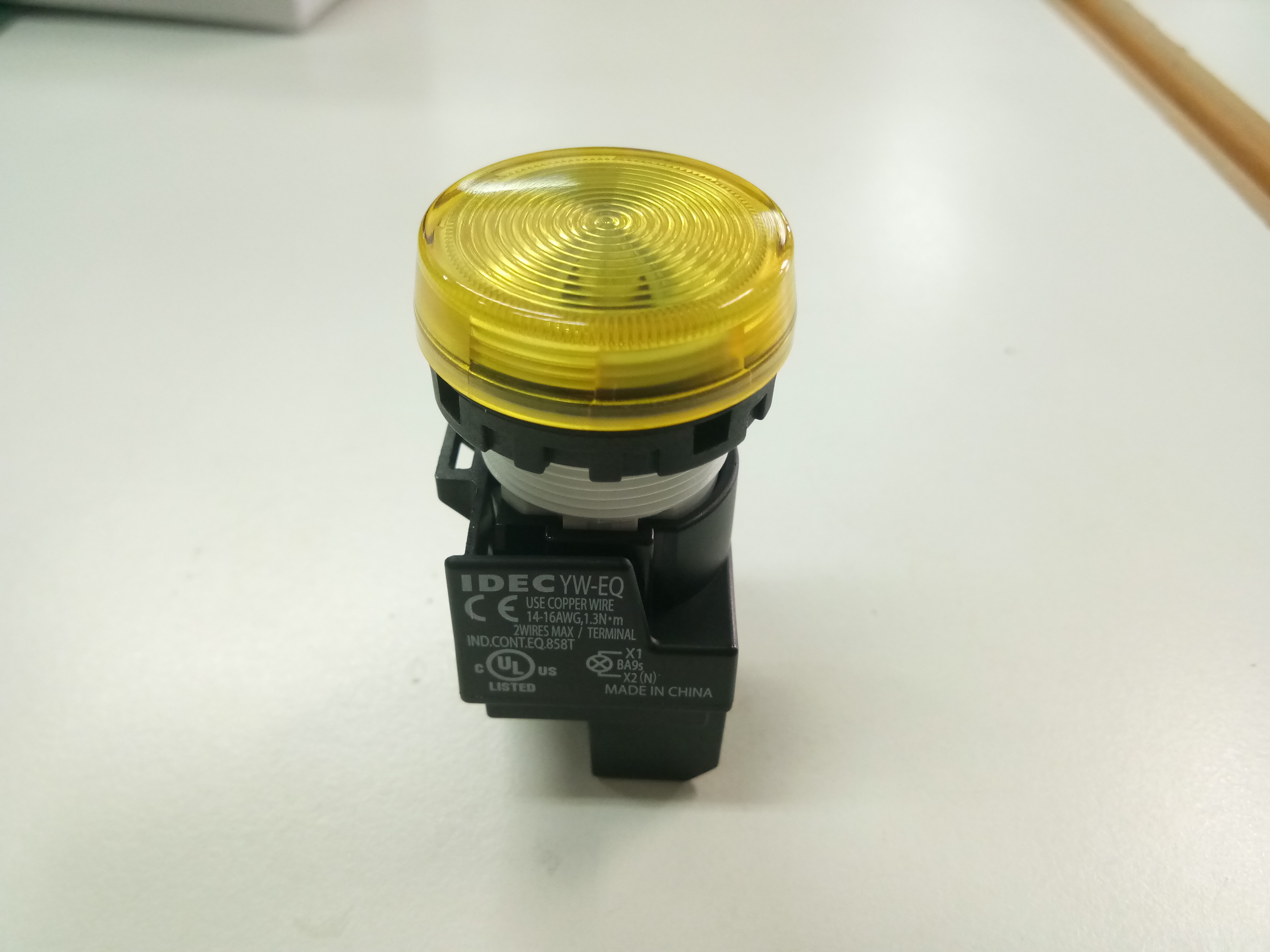 ไพลอตแลมป์ IDEC แบบเปลี่ยน LED ได้ สีเหลือง รู 22 mm Pilot Lamp ไฟ 230/240 VAC