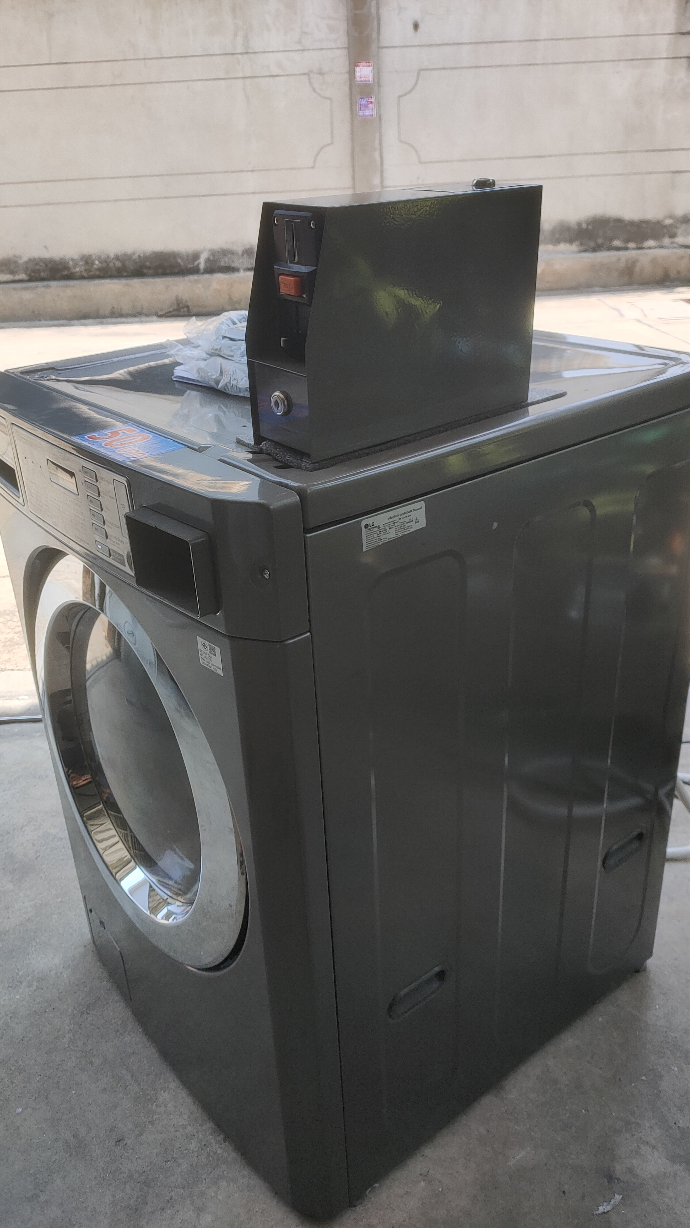 เครื่องซักผ้าฝาหน้าเกรดบีใหม่ LG Commercial 13kg ติดกล่องหยอดเหรียญใหม่ พร้อมใช้งาน