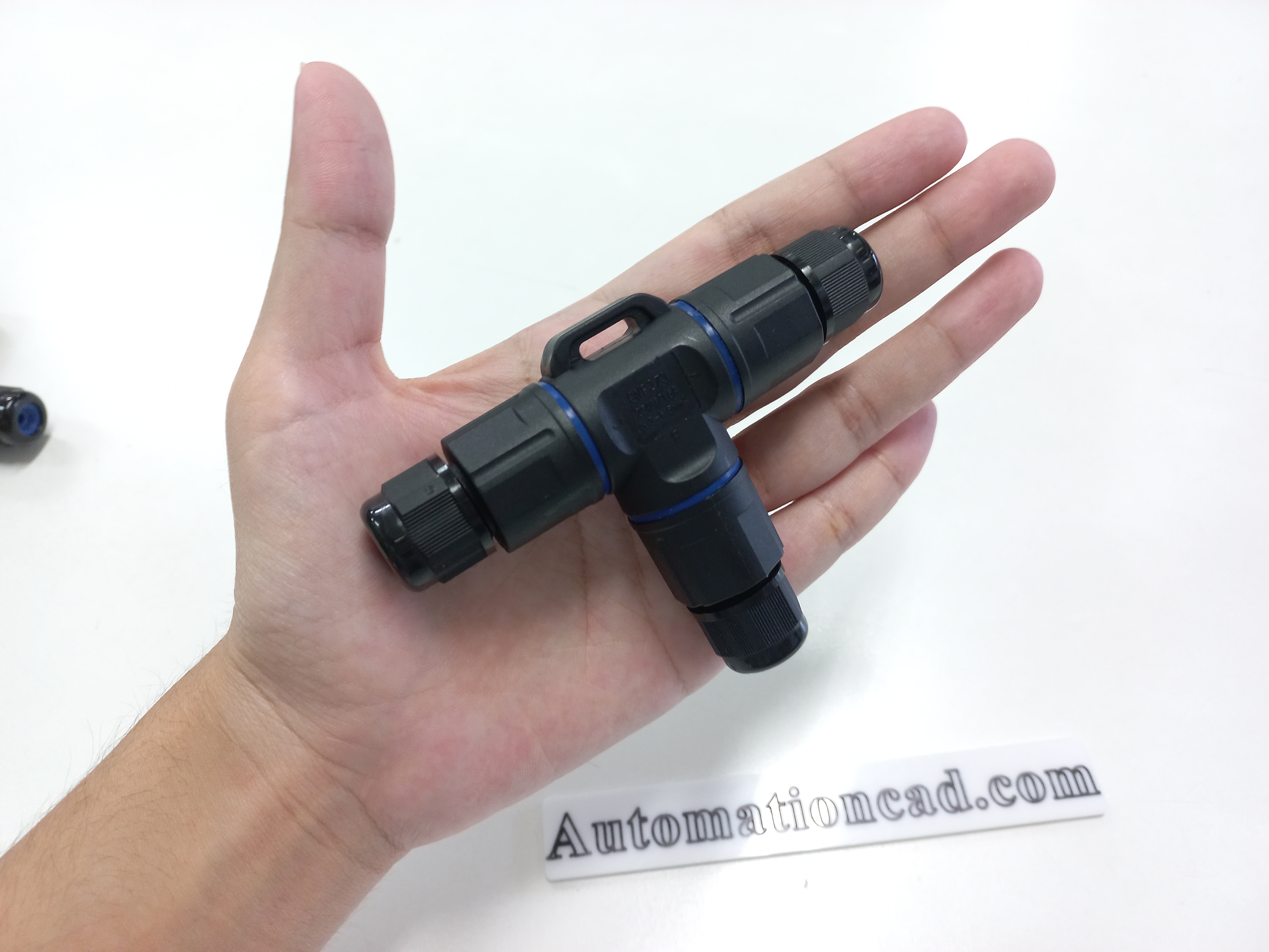 ข้อต่อสายไฟกันน้ำ แบบตัว T ใช้กับสายไฟ ขนาด 0.3 ถึง 1.5 mm² 2 เส้น แบบขันน็อต