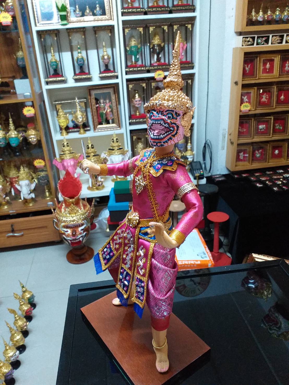 ตุ๊กตาโขน ชมพูพาน