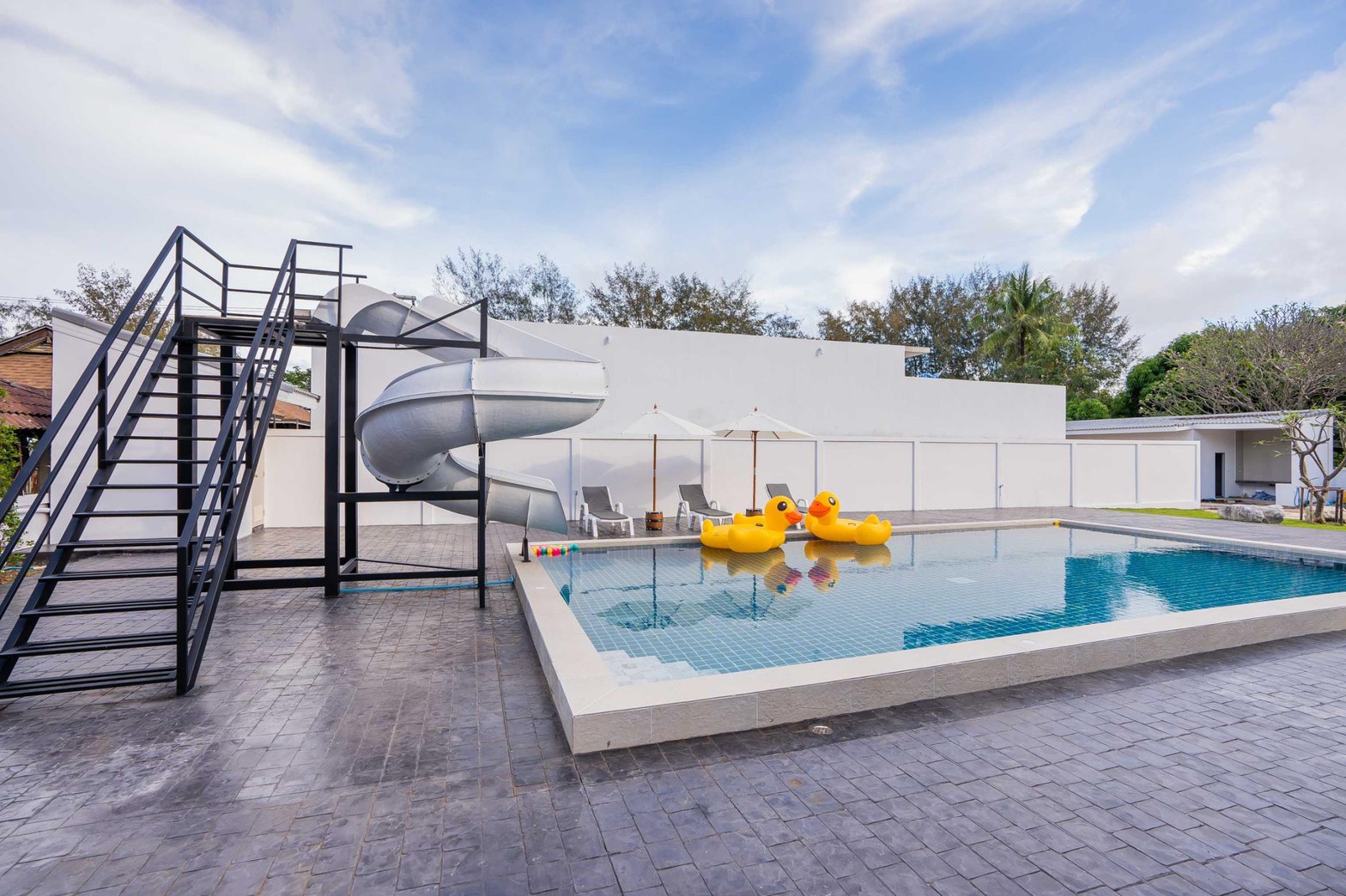 HR15067 บ้านพักใกล้ทะเลชะอำ The Great Beach Pool Villa Cha Am