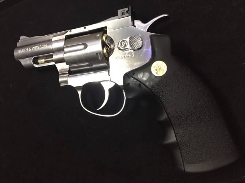 New.(ล็อตสุดท้าย ) Wingun Sport 708 Smith&Wesson 2.5" Silver Full Metal CO2 Revolver ลูกโม่สีเงิน รุ่น ฟูลมาร์คกิ้ง งานซีเอ็นซี (CNC) ล่องลึก ลำกล้อง2.5นิ้ว มาพร้อมปลอกกระสุน6นัด ใช้แก้สหลอดCo2 โครงปืนเป็นโลหะทั้งกระบอก น้ำหนักได้ที่ ด้ามจับพลาสติก ท