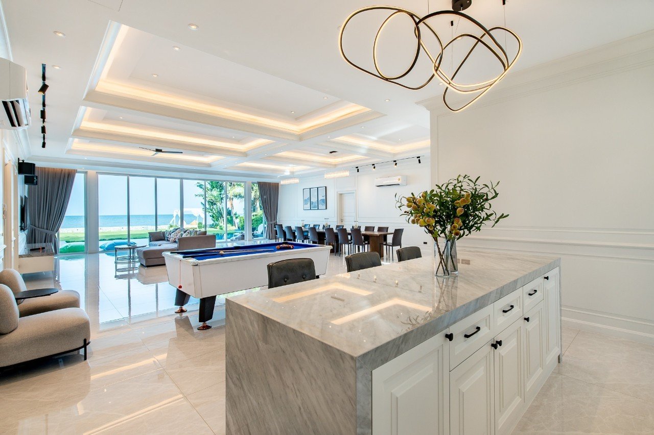 HR15030 บ้านพักติดทะเล The Vacation Beach Pool Villa Cha Am