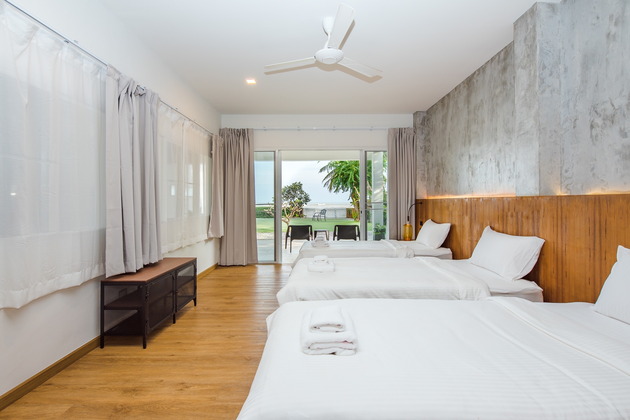 HR15044 บ้านพักติดทะเล กุยบุรี The Cozy Beach Villa